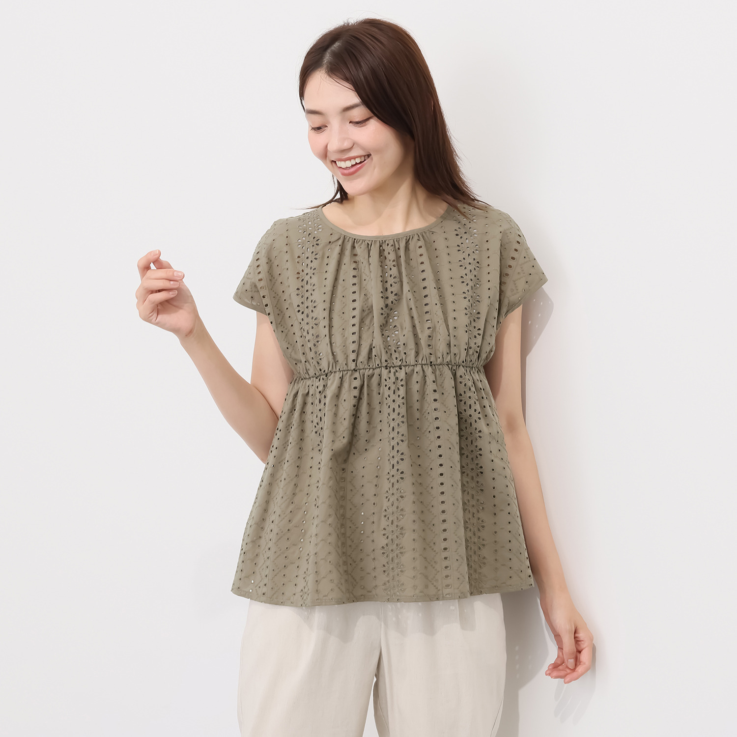 ルクオーレ コットン１００％ 総アイレットレース フレアーブラウス