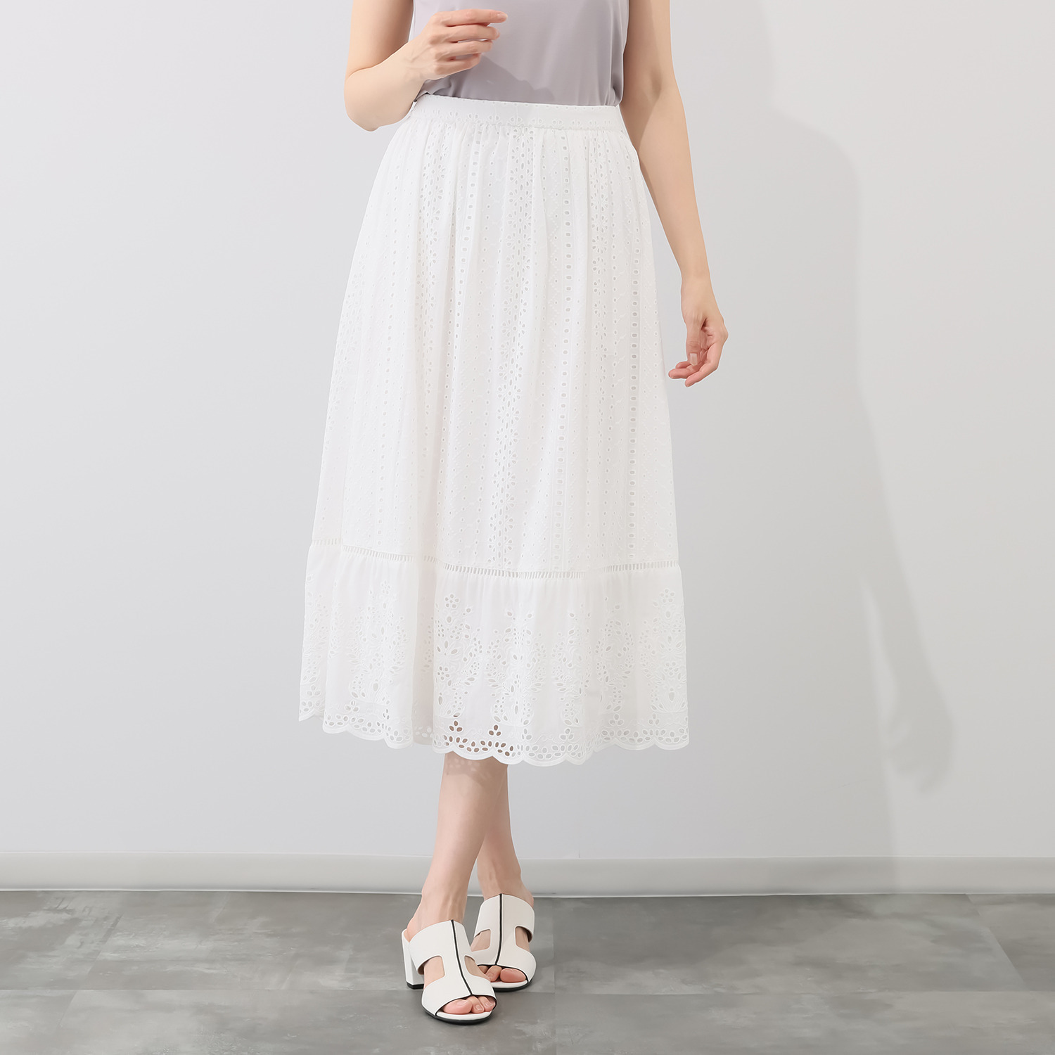 ルクオーレ 総アイレットレース スカラップデザイン フレアースカート