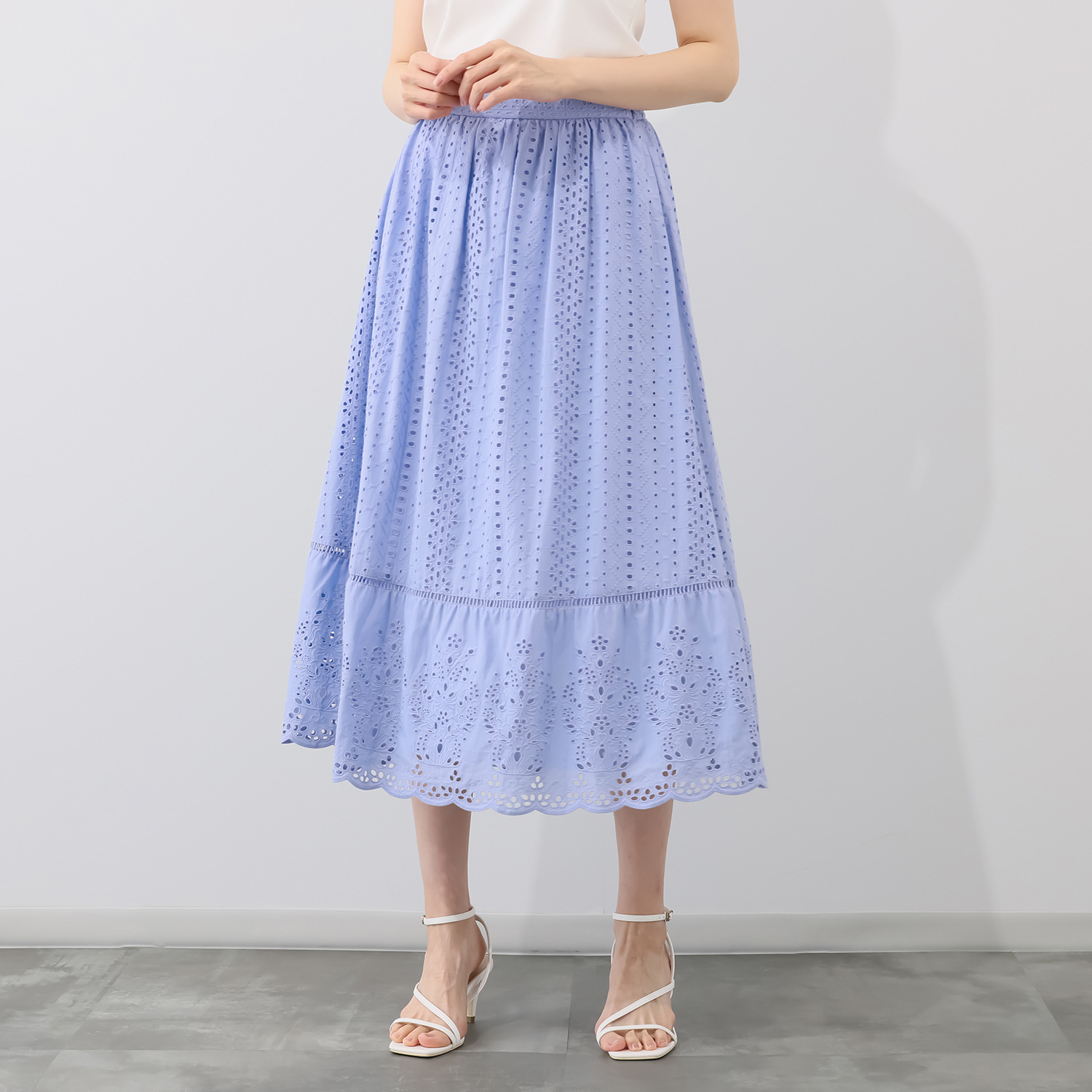 ルクオーレ 総アイレットレース スカラップデザイン フレアースカート