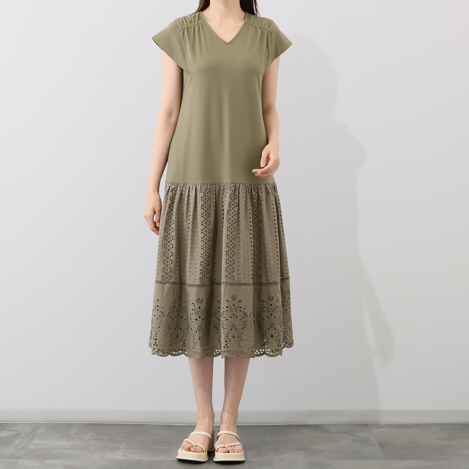 ルクオーレ 接触冷感モクロディ アイレットレース切替 フレアーワンピース