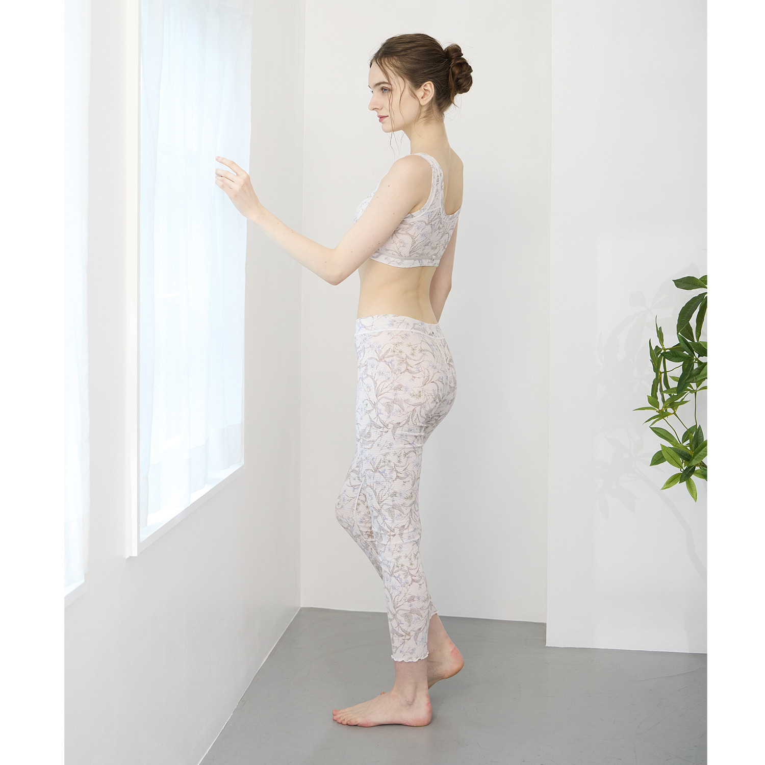 丸福ガーゼ ムレにくくて快適！速乾 綿モダール混 ボタニカルプリント マチ付レギンス