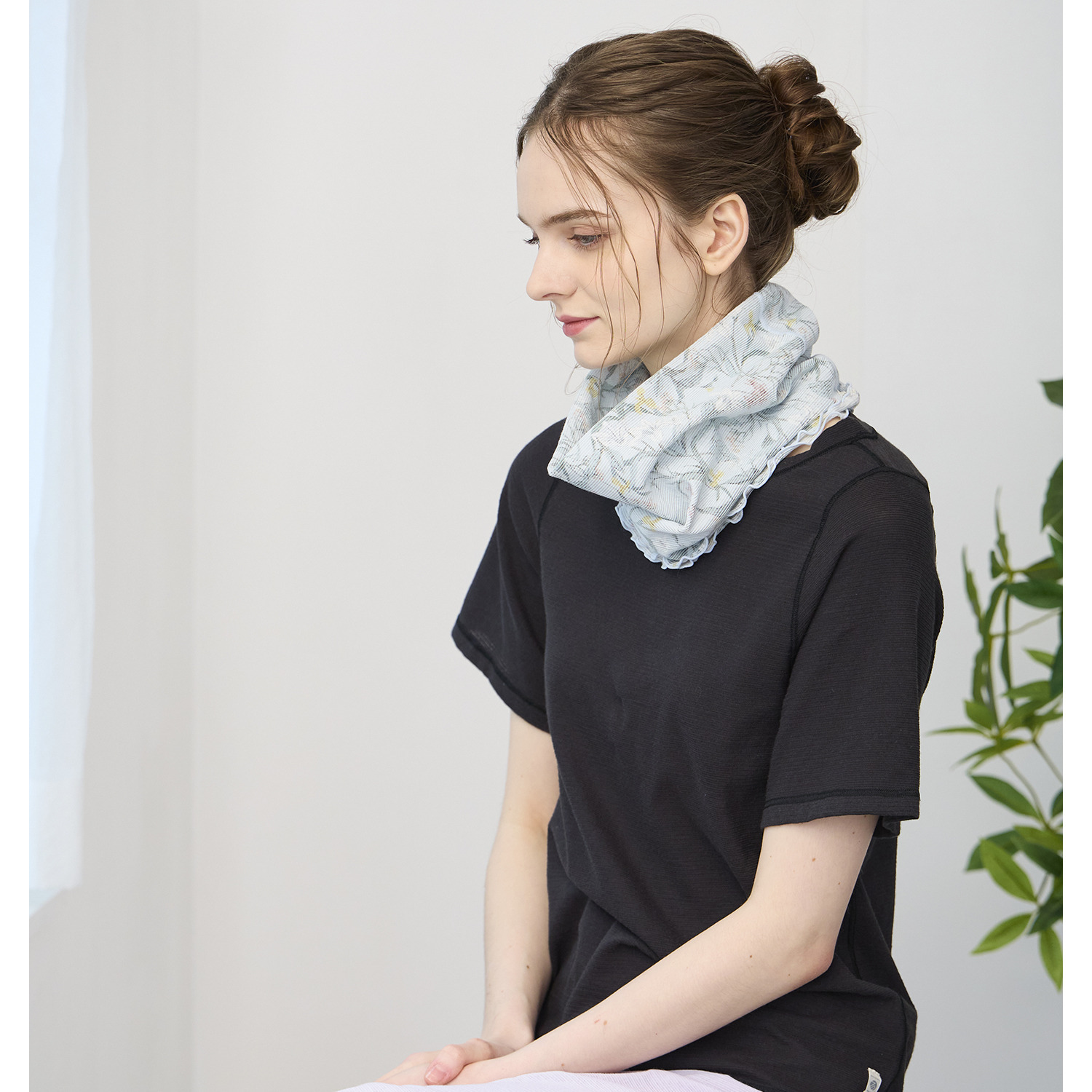 丸福ガーゼ ムレにくくて快適！速乾 綿モダール混 ボタニカルプリント マルチウォーマー ２枚セット