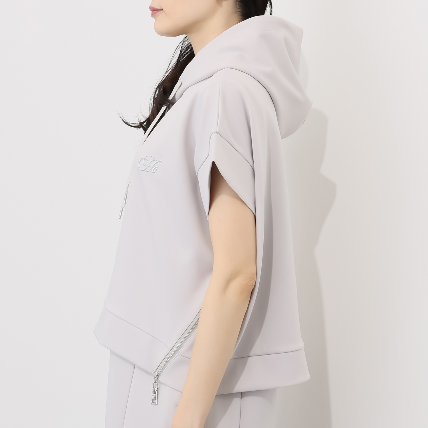 ヘブンアンドアース ＵＶカット ショート丈 フーディープルオーバー