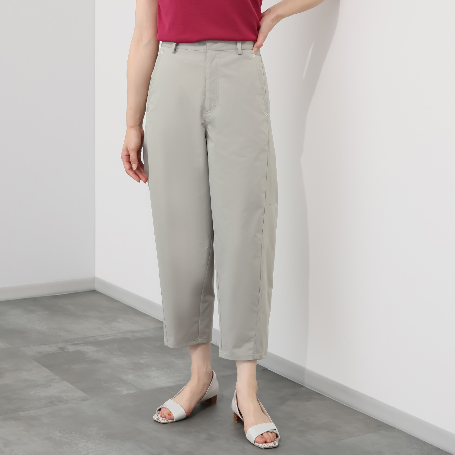 キリ　エ　キリ ツイルストレッチ素材 バレルシルエット ソフトカーゴパンツ