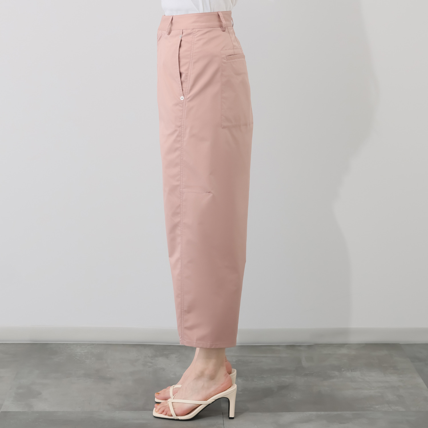 キリ　エ　キリ ツイルストレッチ素材 バレルシルエット ソフトカーゴパンツ