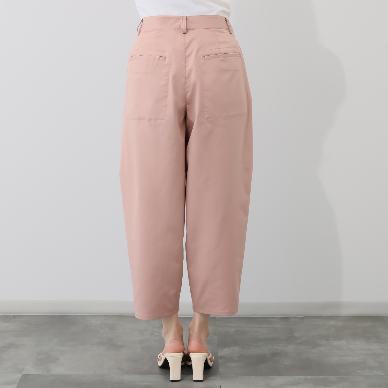 キリ　エ　キリ ツイルストレッチ素材 バレルシルエット ソフトカーゴパンツ