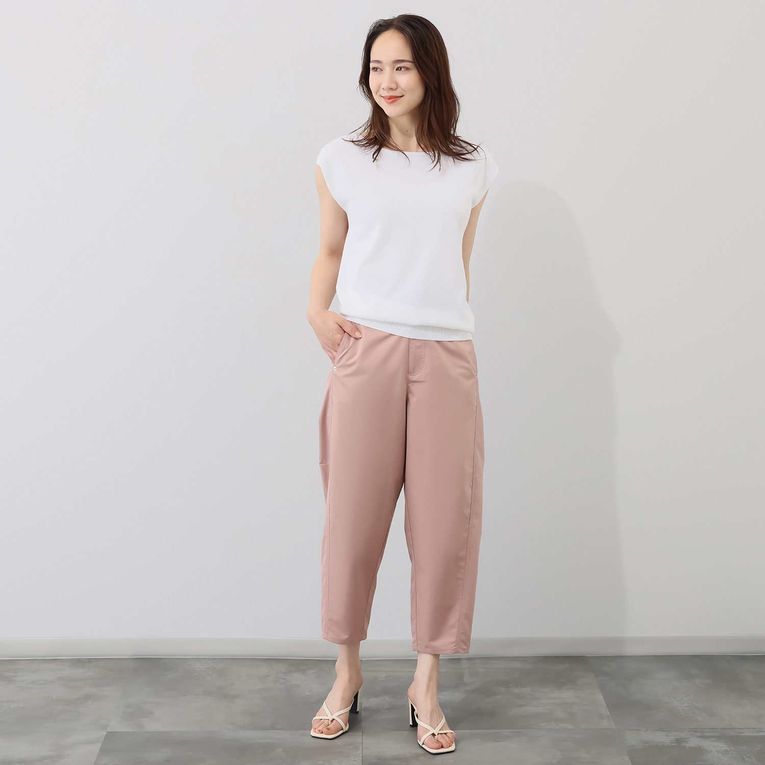 キリ　エ　キリ ツイルストレッチ素材 バレルシルエット ソフトカーゴパンツ