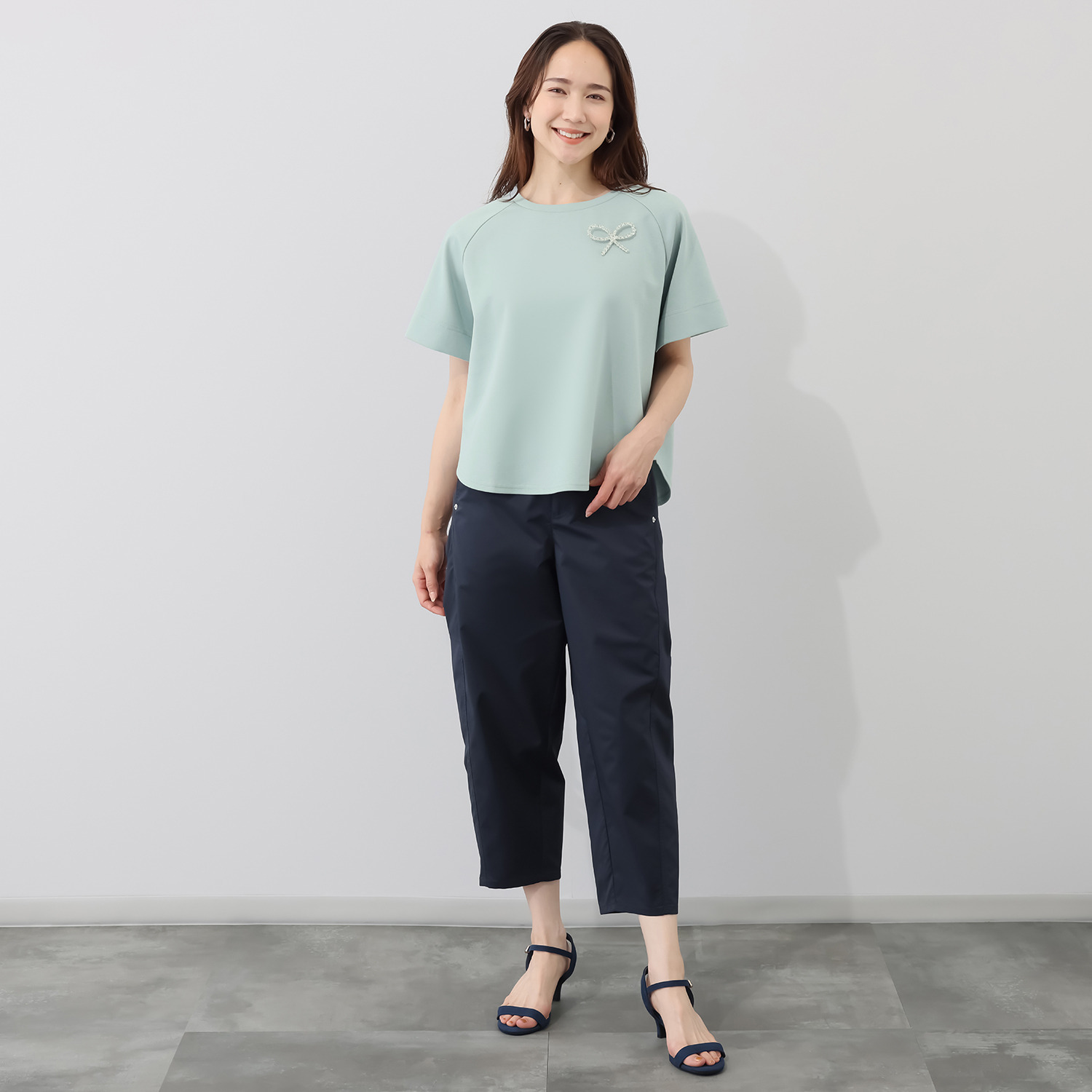 キリ　エ　キリ ツイルストレッチ素材 バレルシルエット ソフトカーゴパンツ