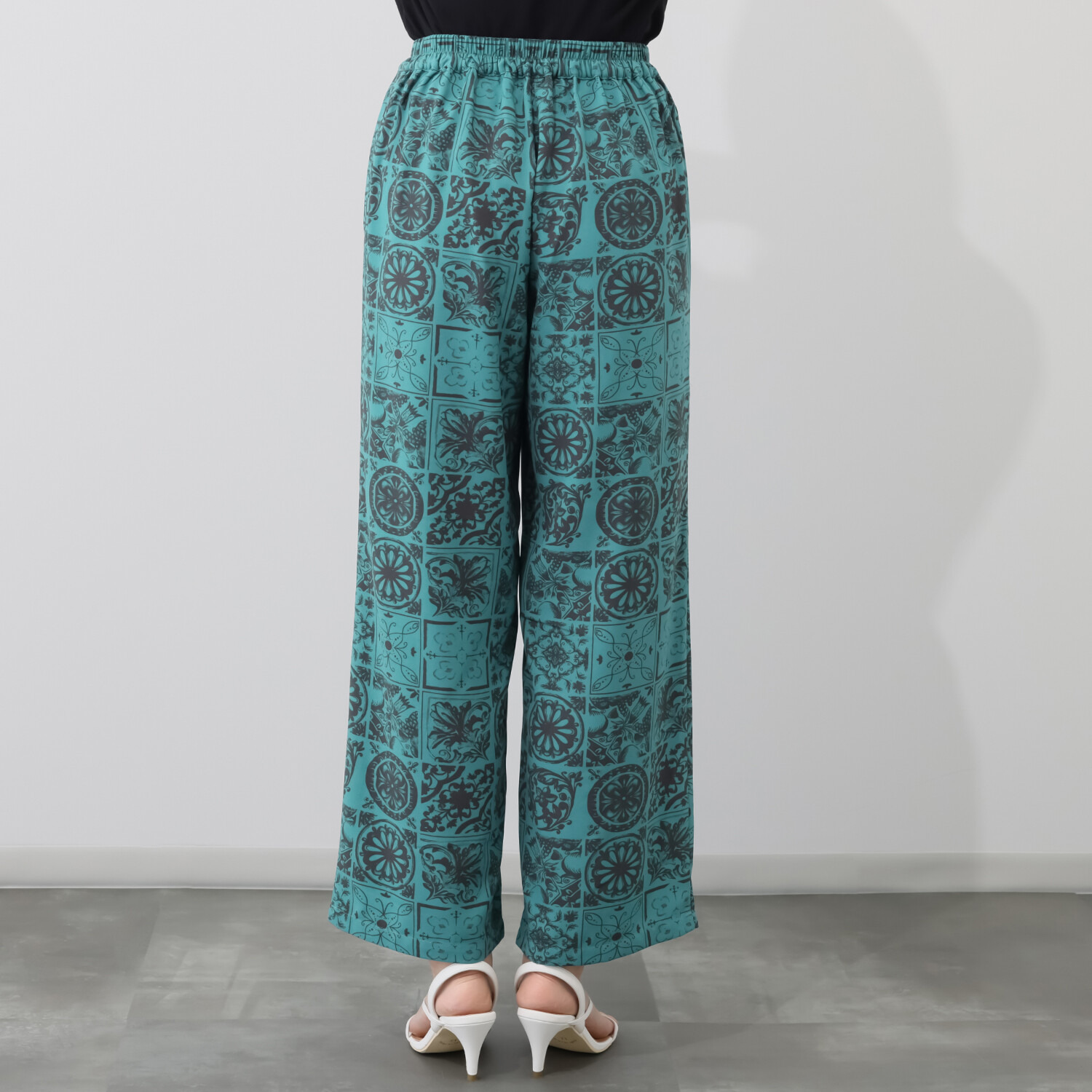 シルバーミントシュガー 梨地ジョーゼット プリント ワンタックワイドパンツ