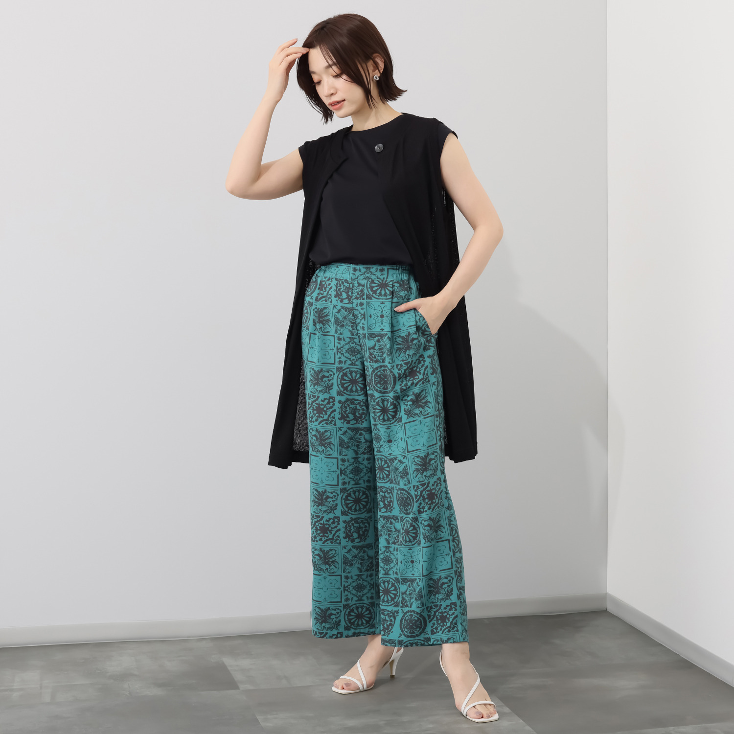 シルバーミントシュガー 梨地ジョーゼット プリント ワンタックワイドパンツ