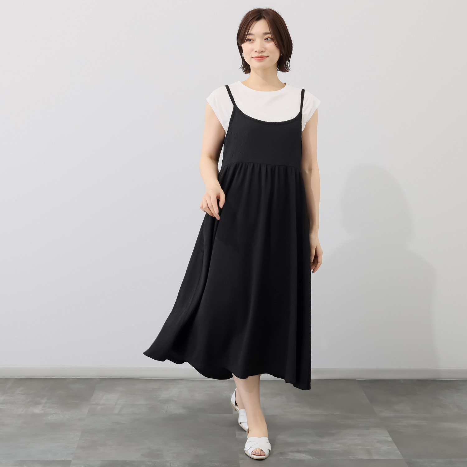 シルバーミントシュガー 肩ひもで長さが調整できる シャーリング調 キャミソールワンピース