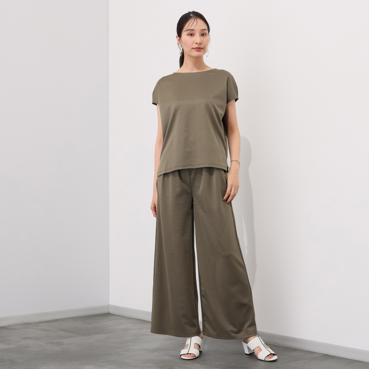 マンスリートライミー 着回し抜群 ２ウェイプルオーバー＆ キレイめパンツセット