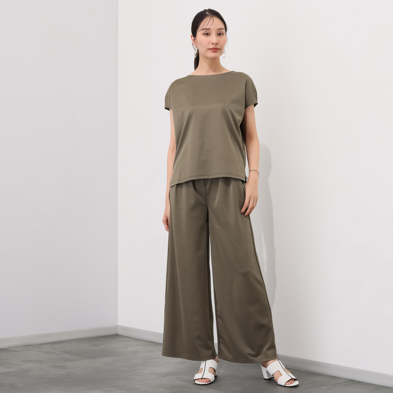 マンスリートライミー 着回し抜群 ２ウェイプルオーバー＆ キレイめパンツセット