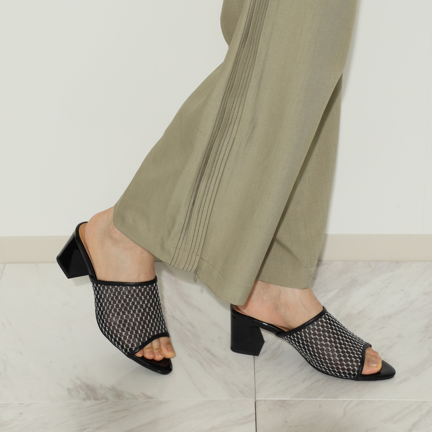 ニカル メタリックチュール ミュールサンダル