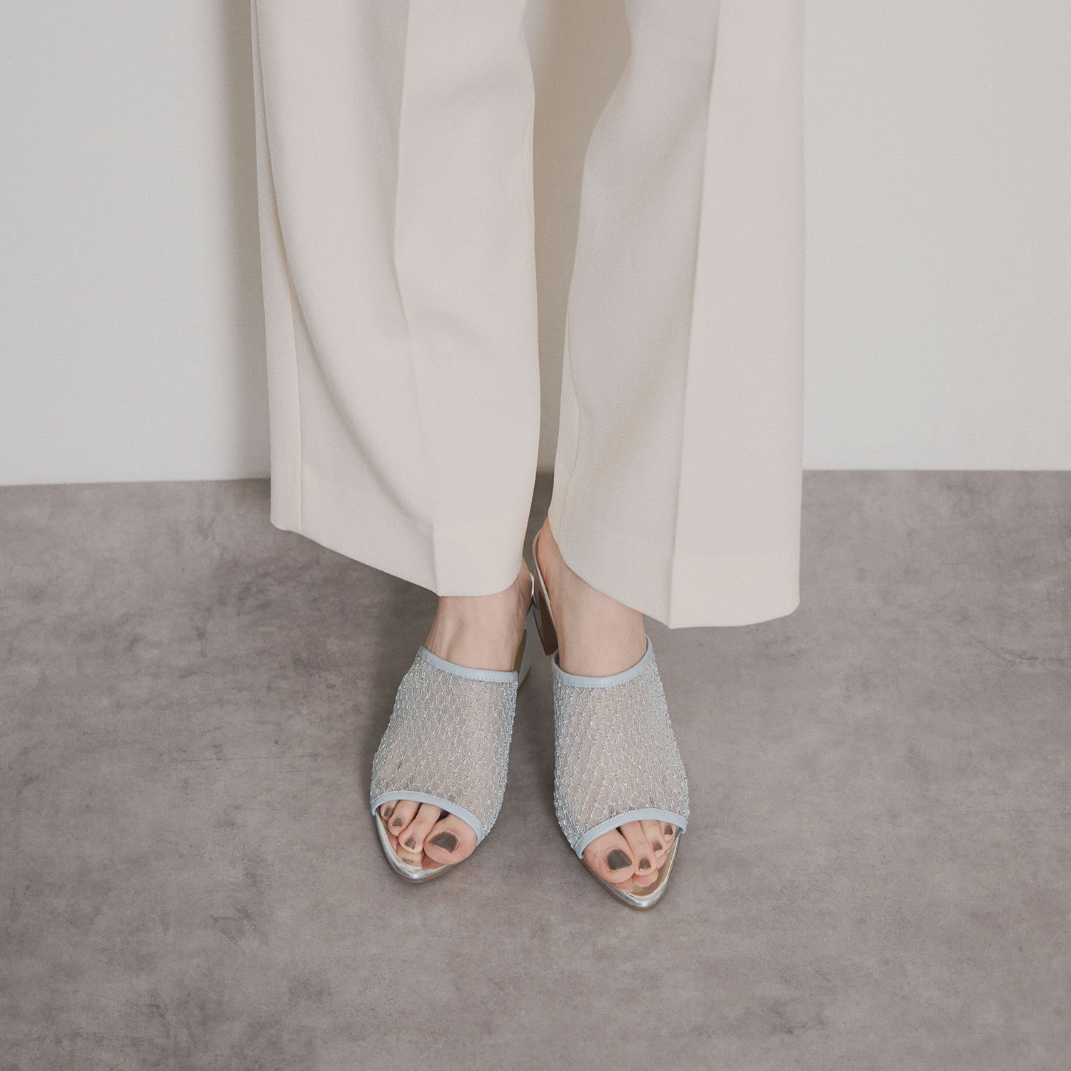 ニカル メタリックチュール ミュールサンダル