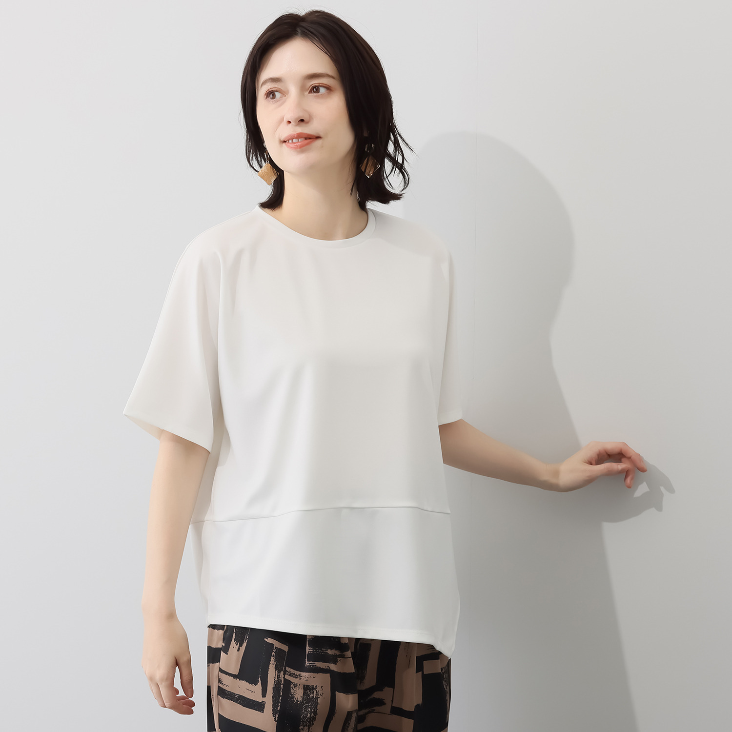 Ｋｕｎｎｙ． アシンメトリーヘム Ｔシャツ