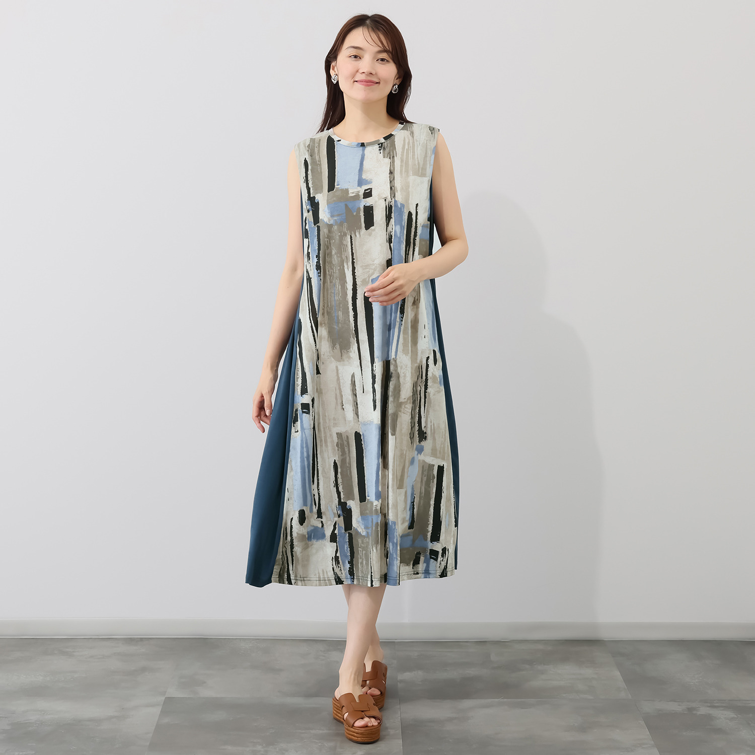 ジョリーフェム ブラッシュプリント サイドギャザーアクセント ポケット付ワンピース