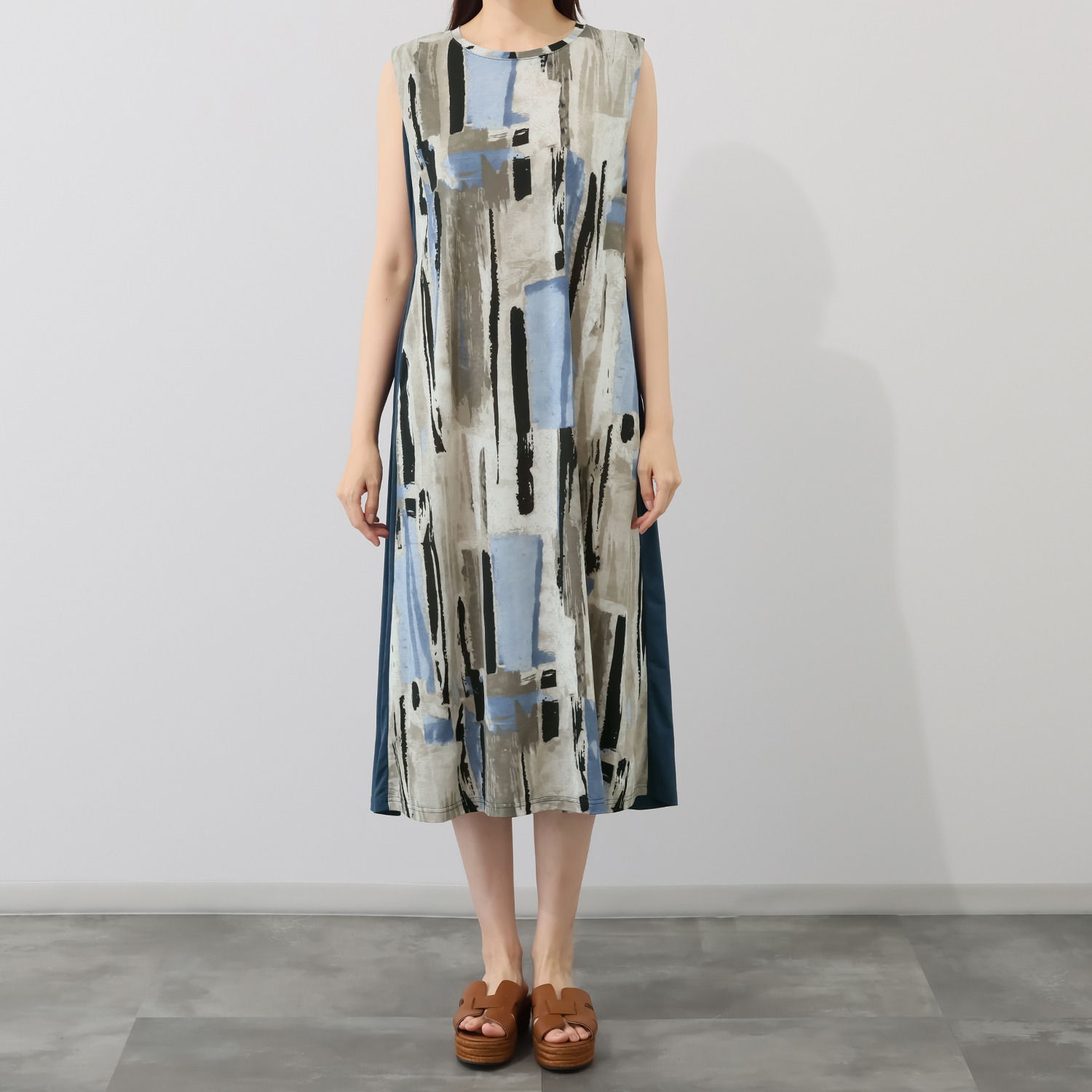 ジョリーフェム ブラッシュプリント サイドギャザーアクセント ポケット付ワンピース