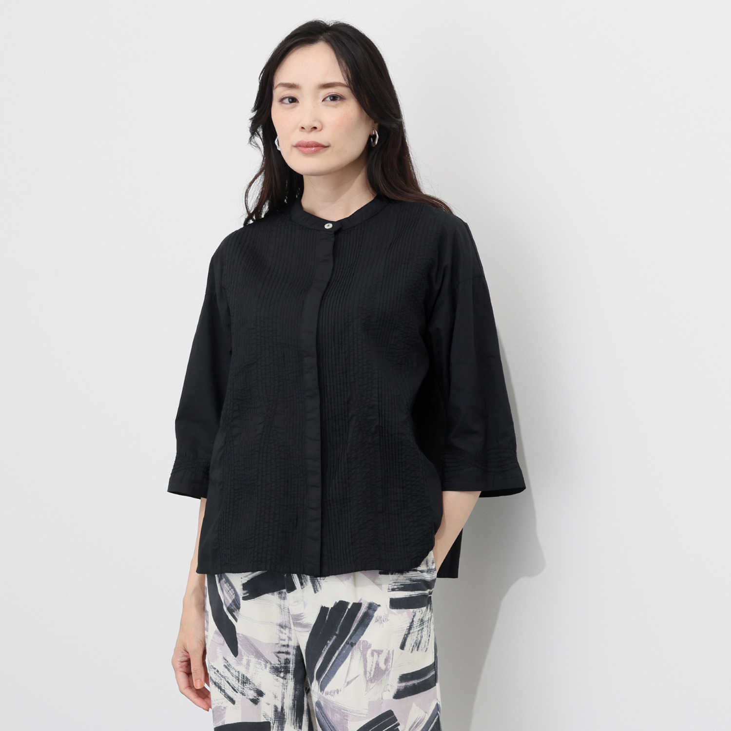 ヤッコマリカルド コットンローン ピンタック・ ステッチ刺しゅうシャツ