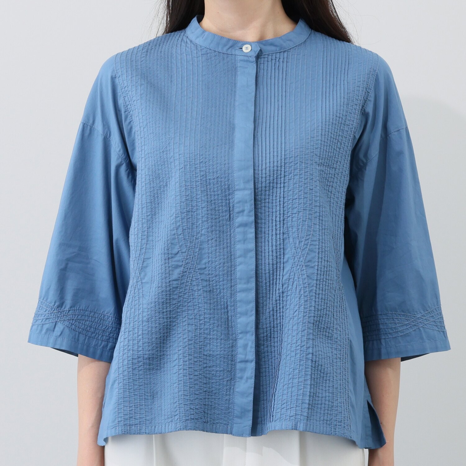 ヤッコマリカルド コットンローン ピンタック・ ステッチ刺しゅうシャツ