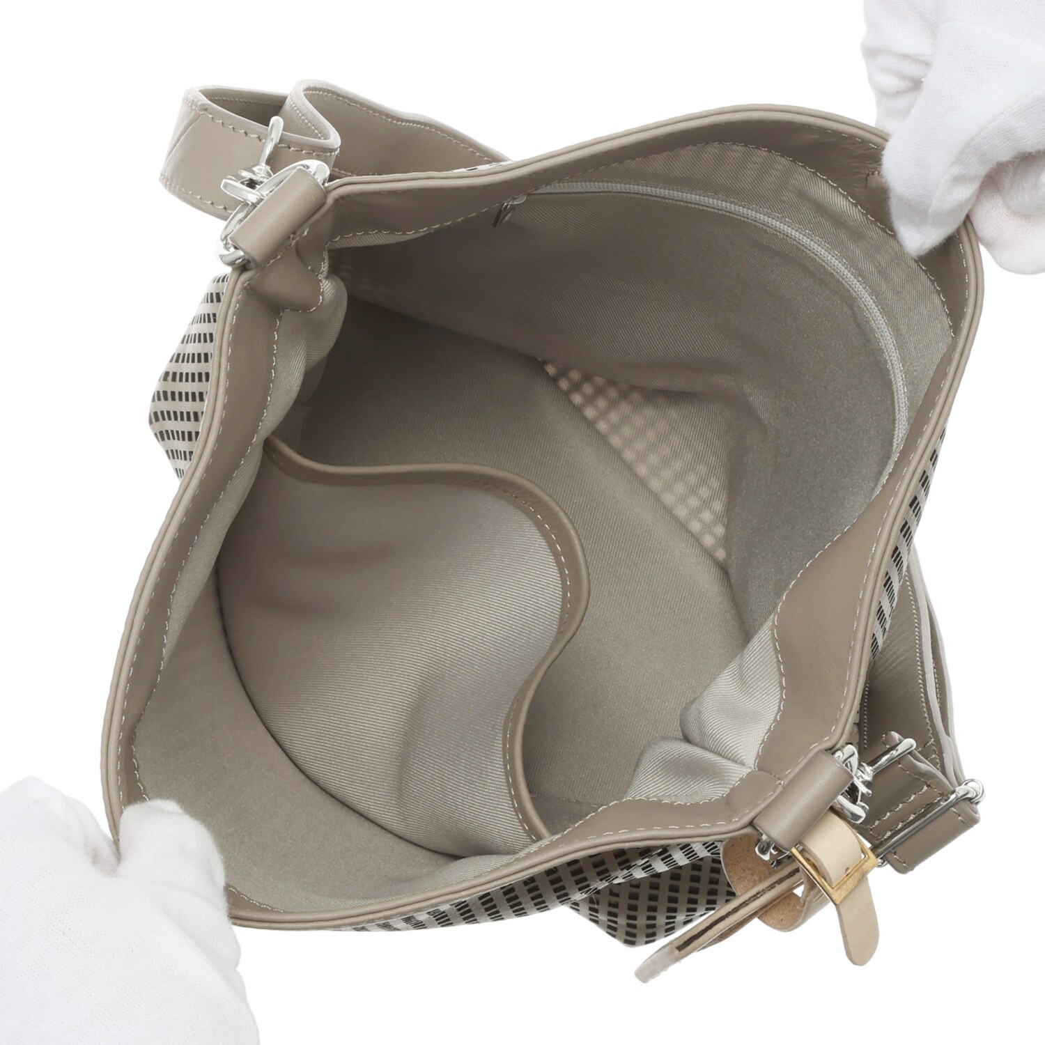 マイレ はっ水 キップレザー カットワークデザイン ショルダーバッグ