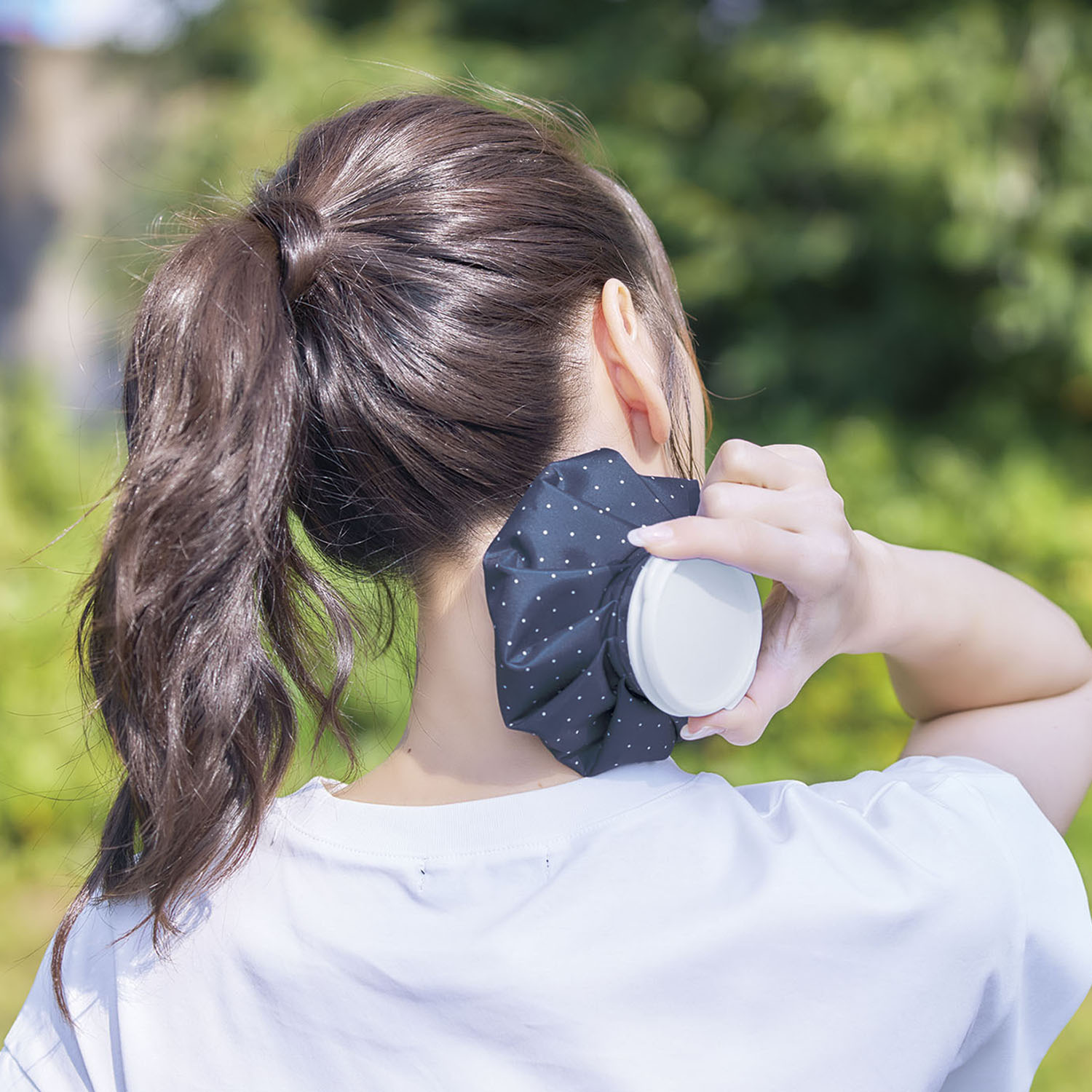持ち運んで暑さ対策！ 保冷ケース付き氷のう＆ 氷のう保冷ネックカバー ５点セット
