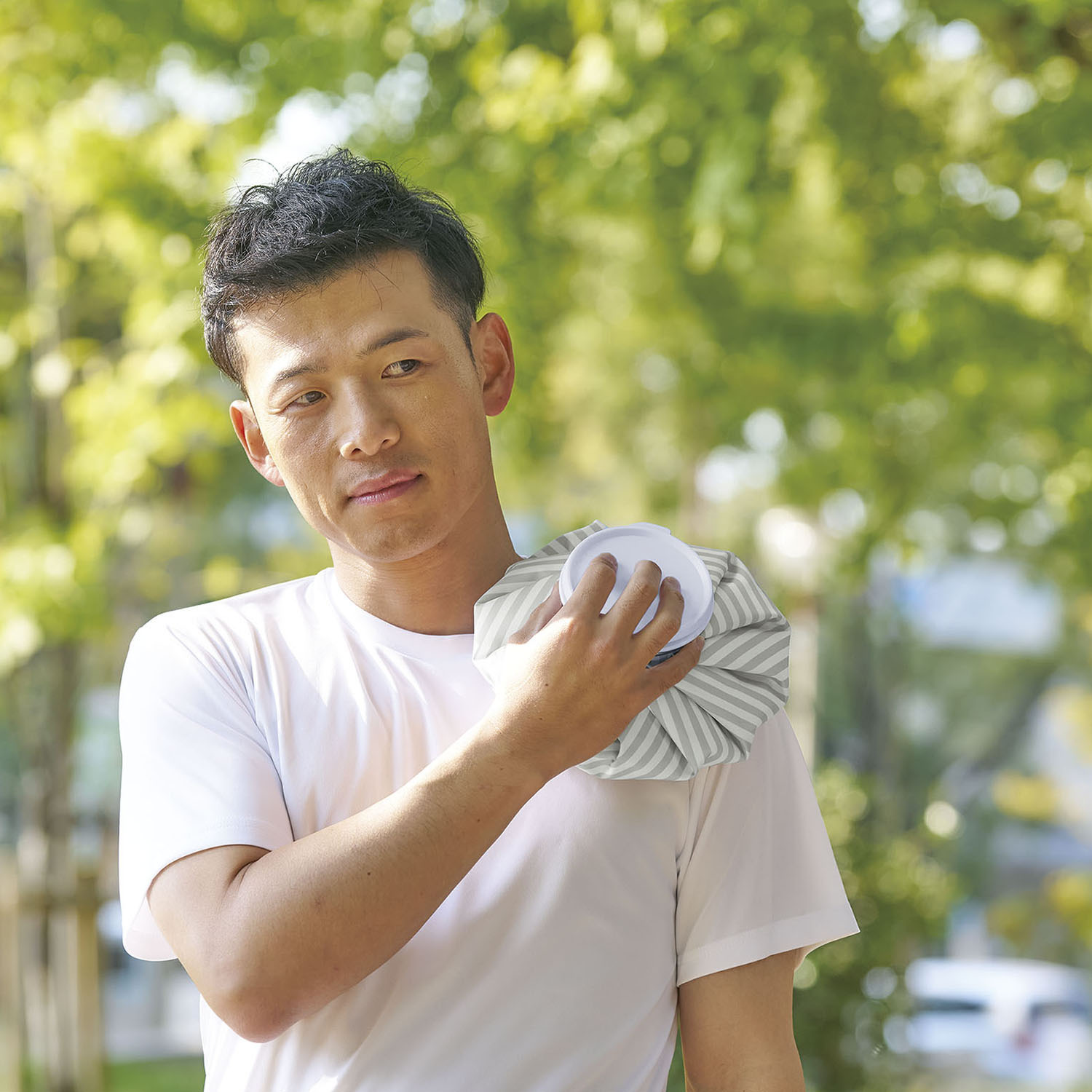 持ち運んで暑さ対策！ 保冷ケース付き氷のう＆ 氷のう保冷ネックカバー ５点セット