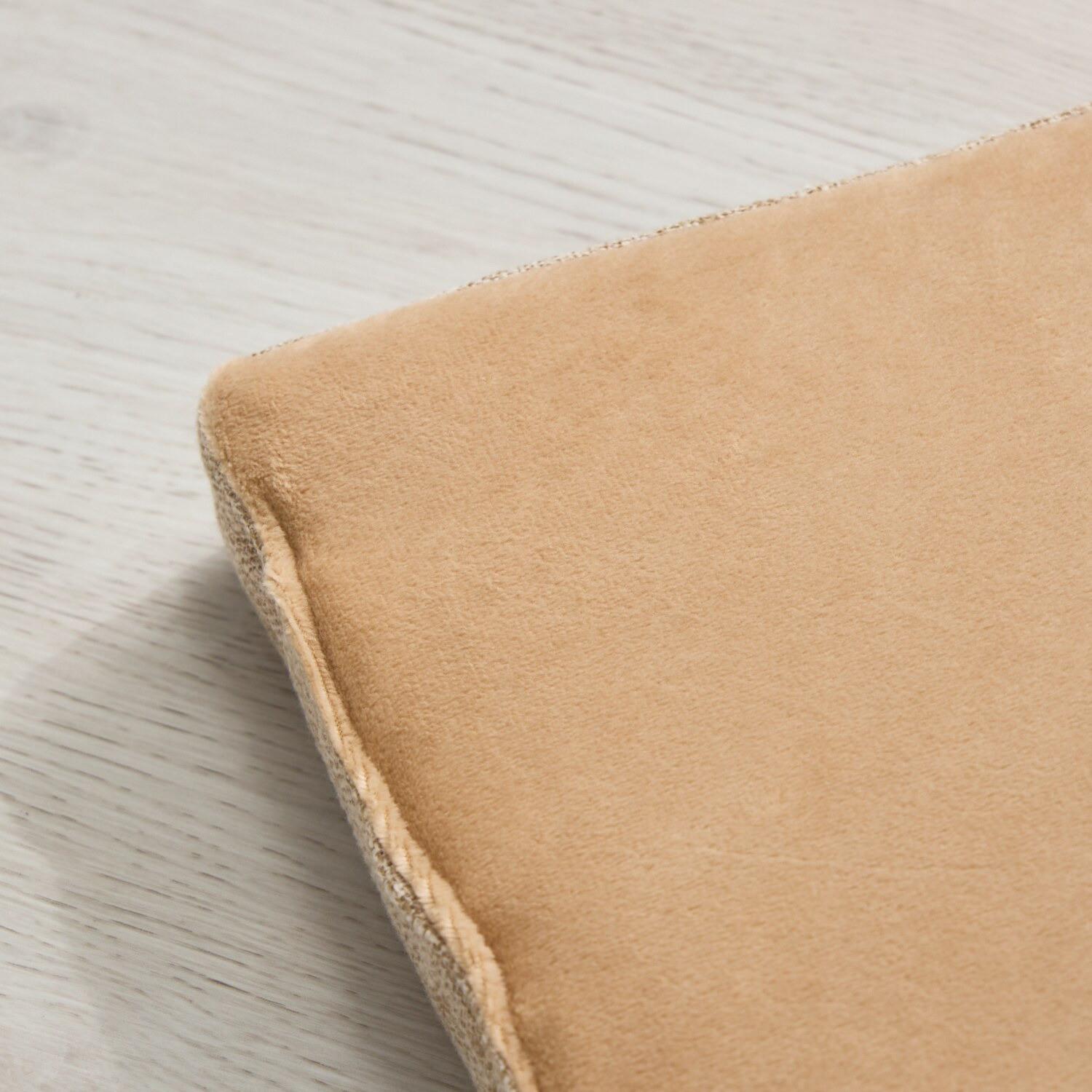 エアーフロウムで 寝心地抜群！ ６つ折 お昼寝マット