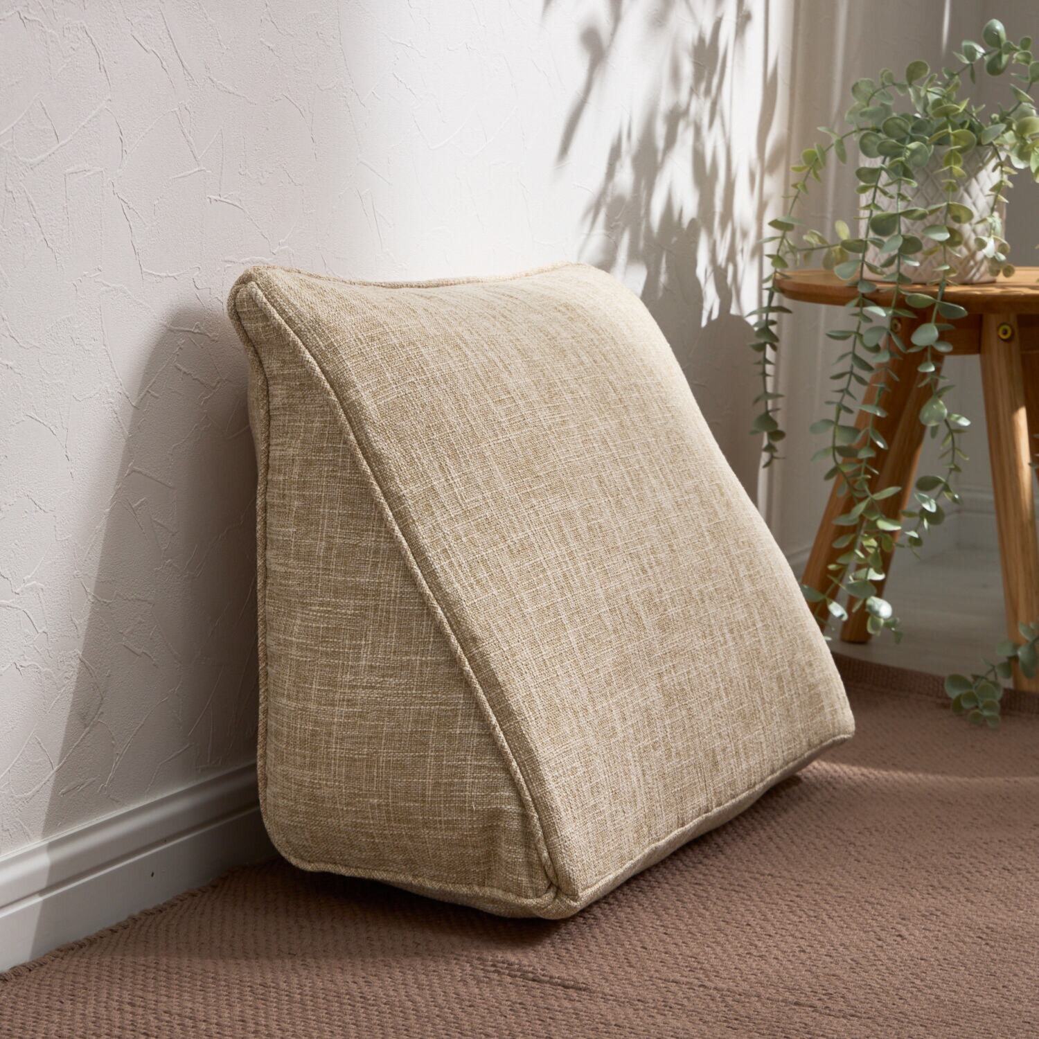 背もたれしっかり 三角クッション Ｍサイズ２個組