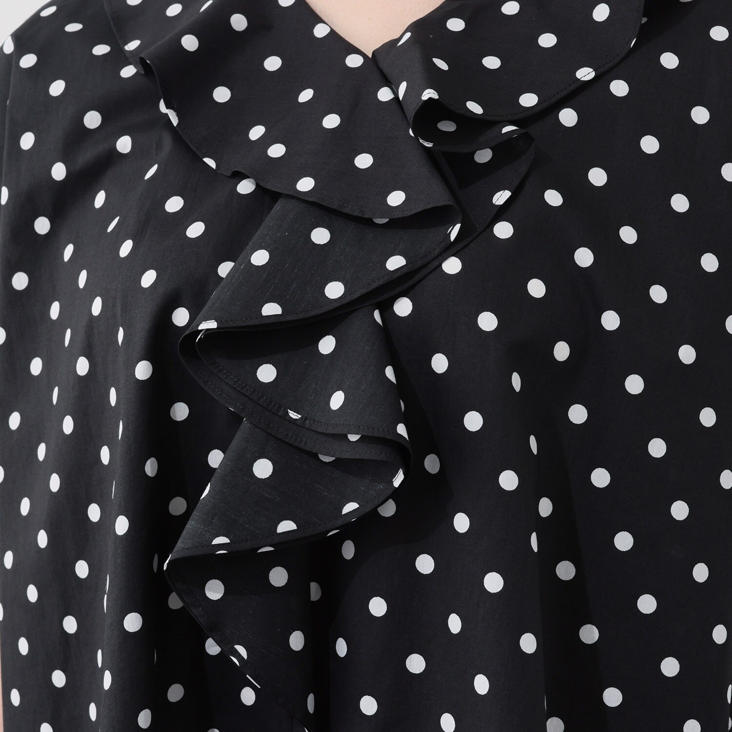 イフェメル／ ダブルフェーストーキョー 日本製 ドット柄 ラッフルアクセント フレンチスリーブ ブラウス