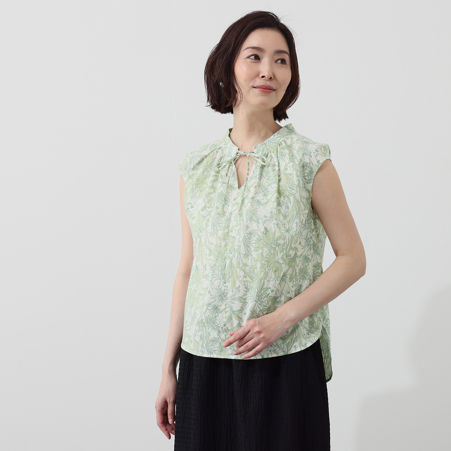 イフェメル／ ダブルフェーストーキョー 日本製 ボタニカルプリント フレンチスリーブブラウス