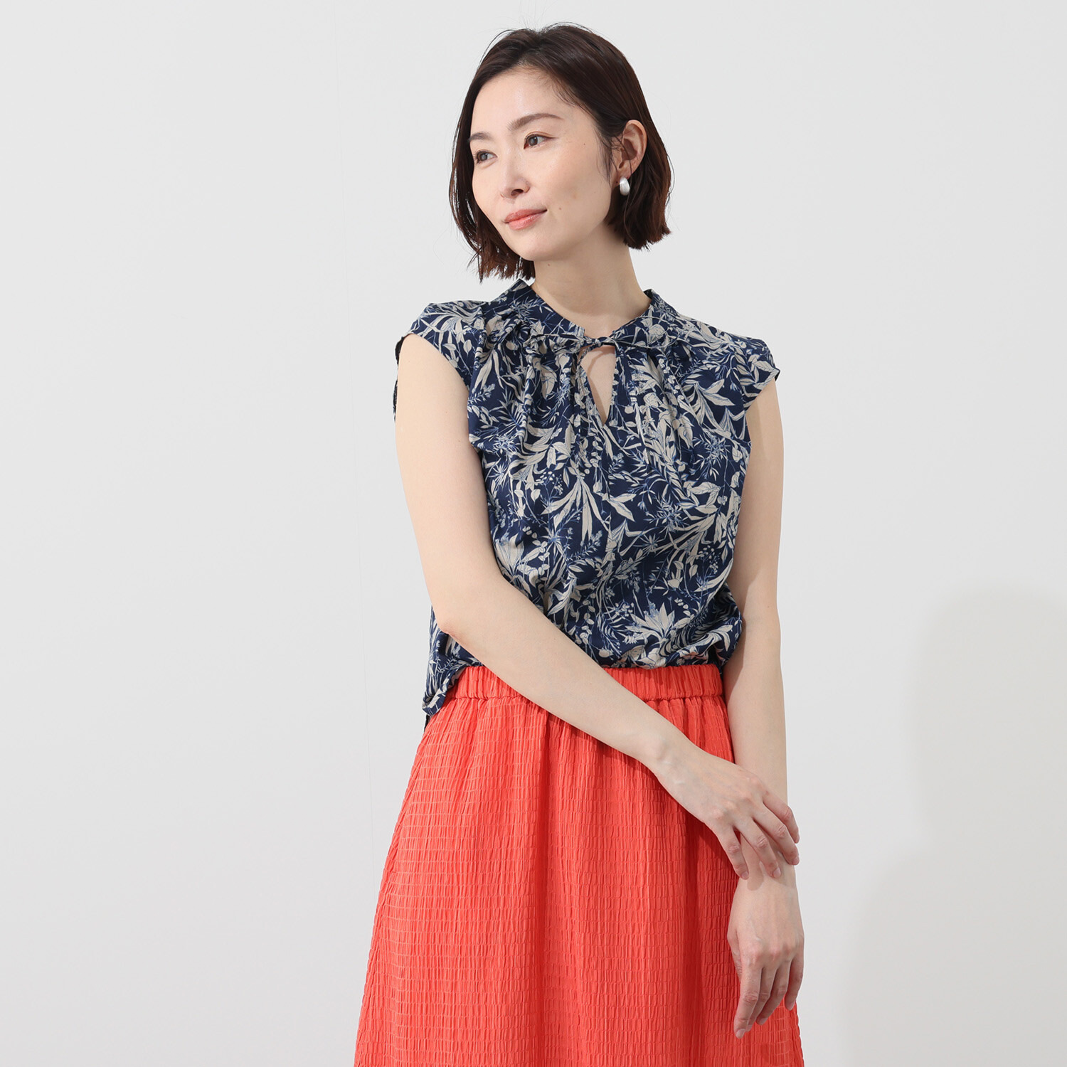 イフェメル／ ダブルフェーストーキョー 日本製 ボタニカルプリント フレンチスリーブブラウス