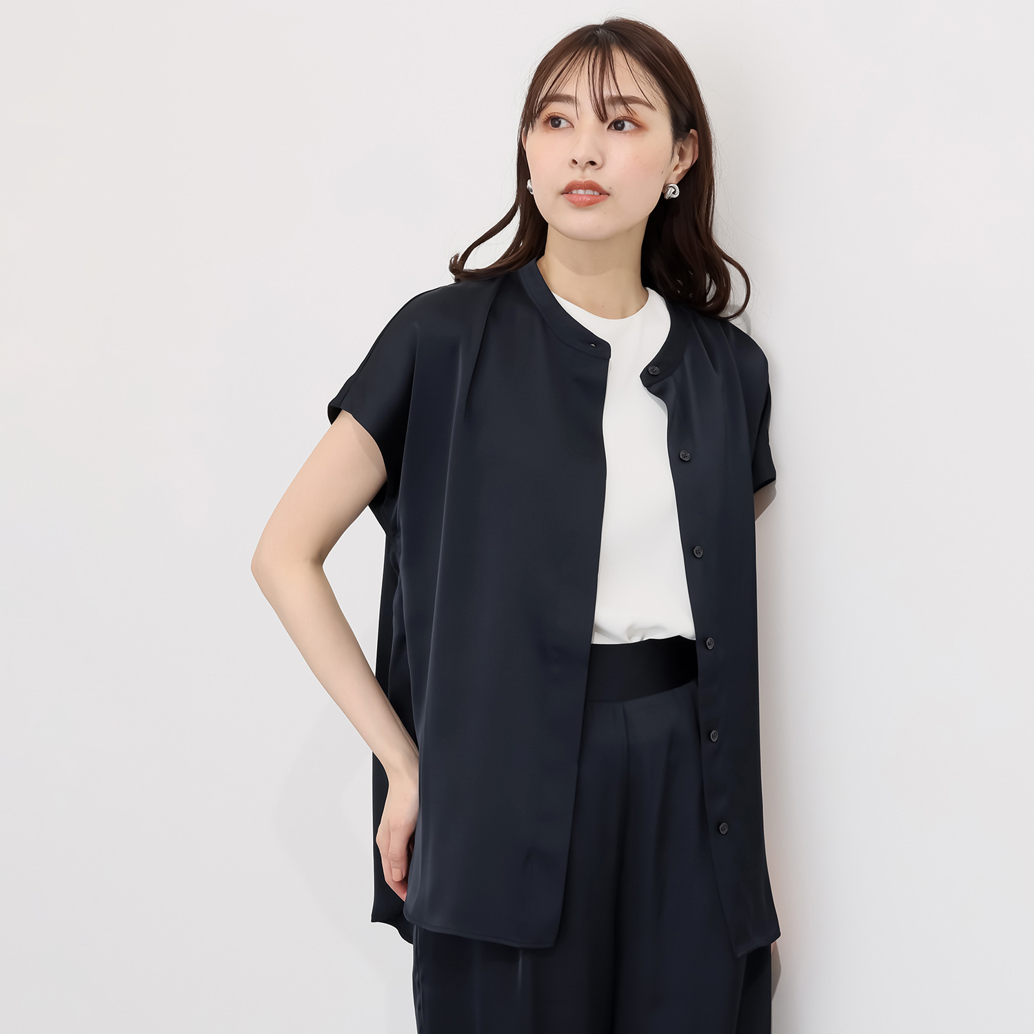 元町ゼラール ドレープ感が美しい！ とろみサテン ドルマンシャツ