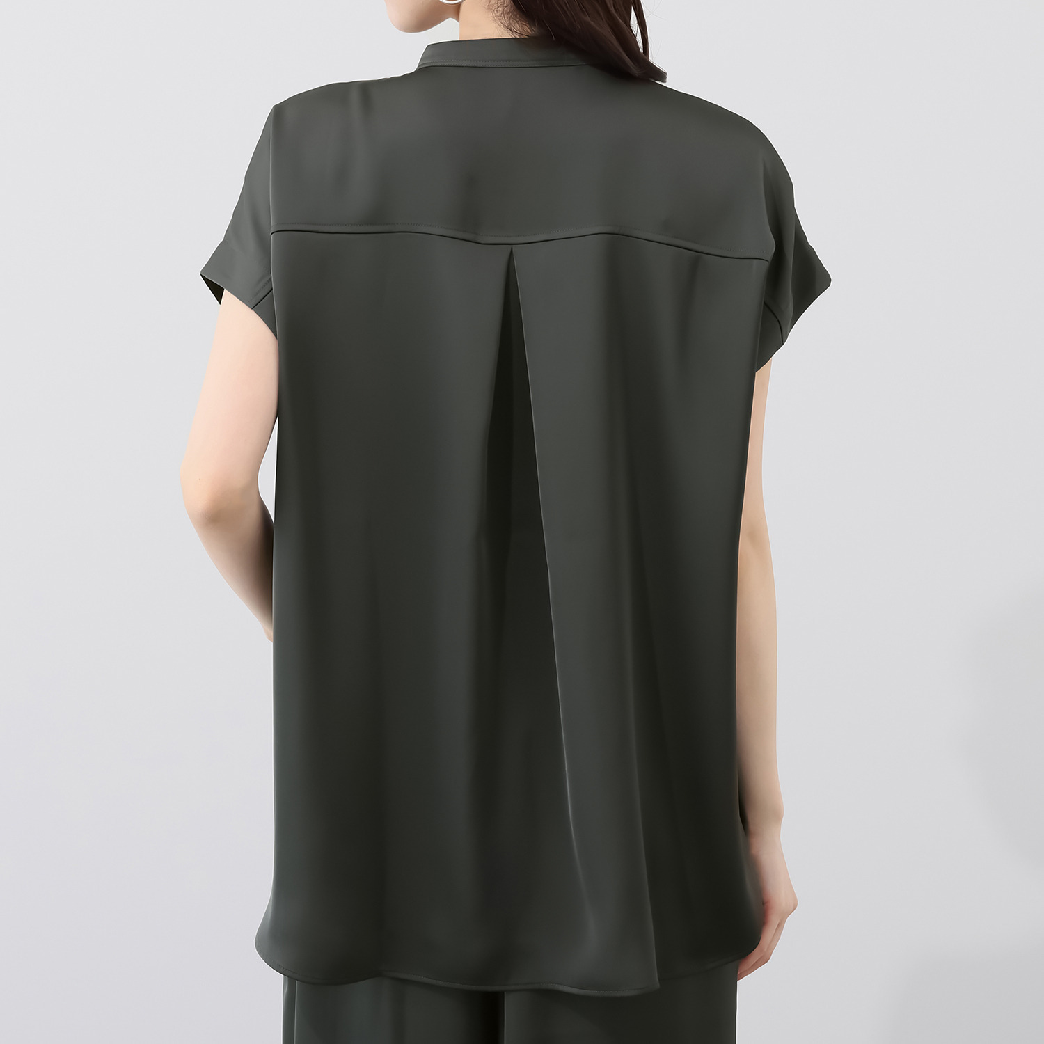 元町ゼラール ドレープ感が美しい！ とろみサテン ドルマンシャツ