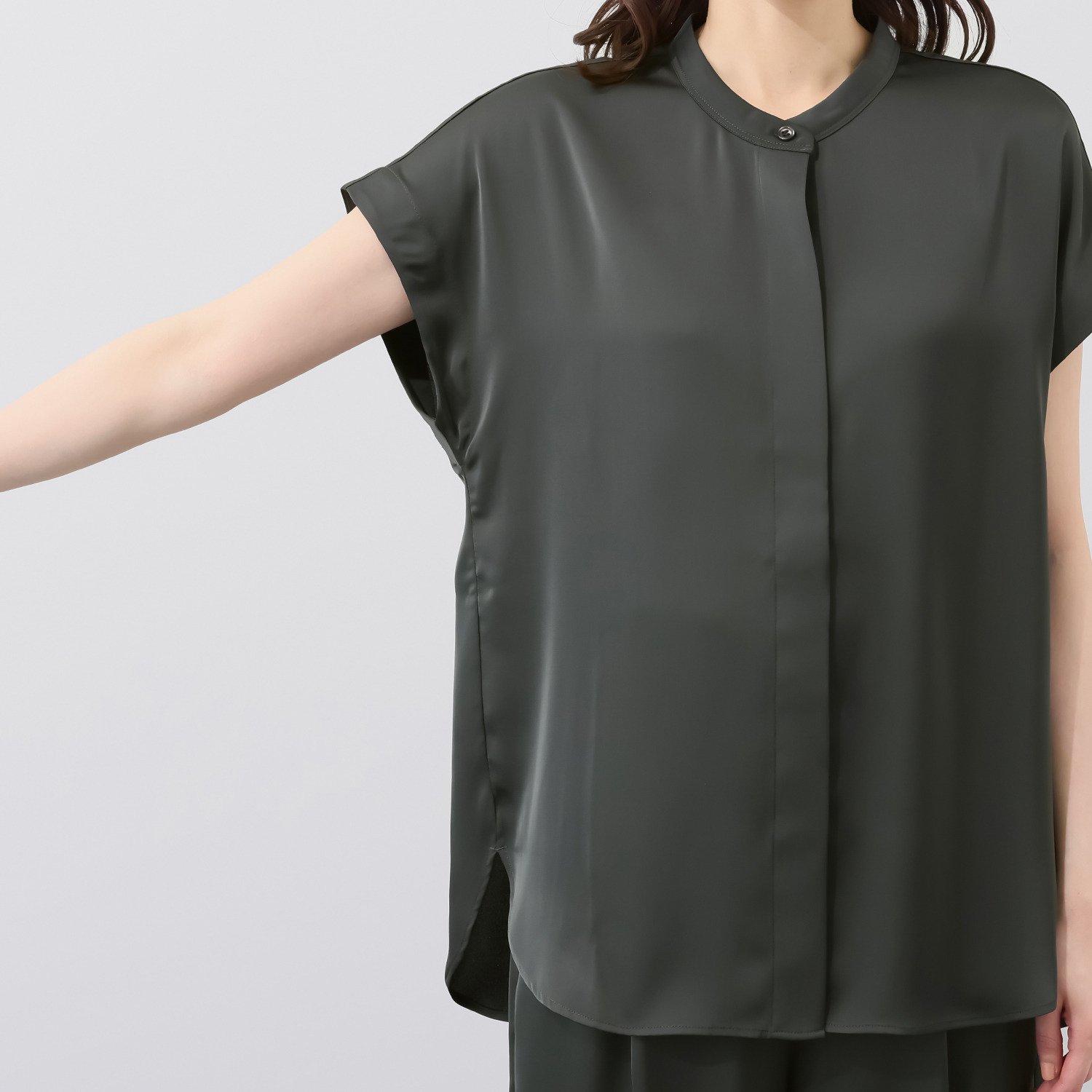 元町ゼラール ドレープ感が美しい！ とろみサテン ドルマンシャツ