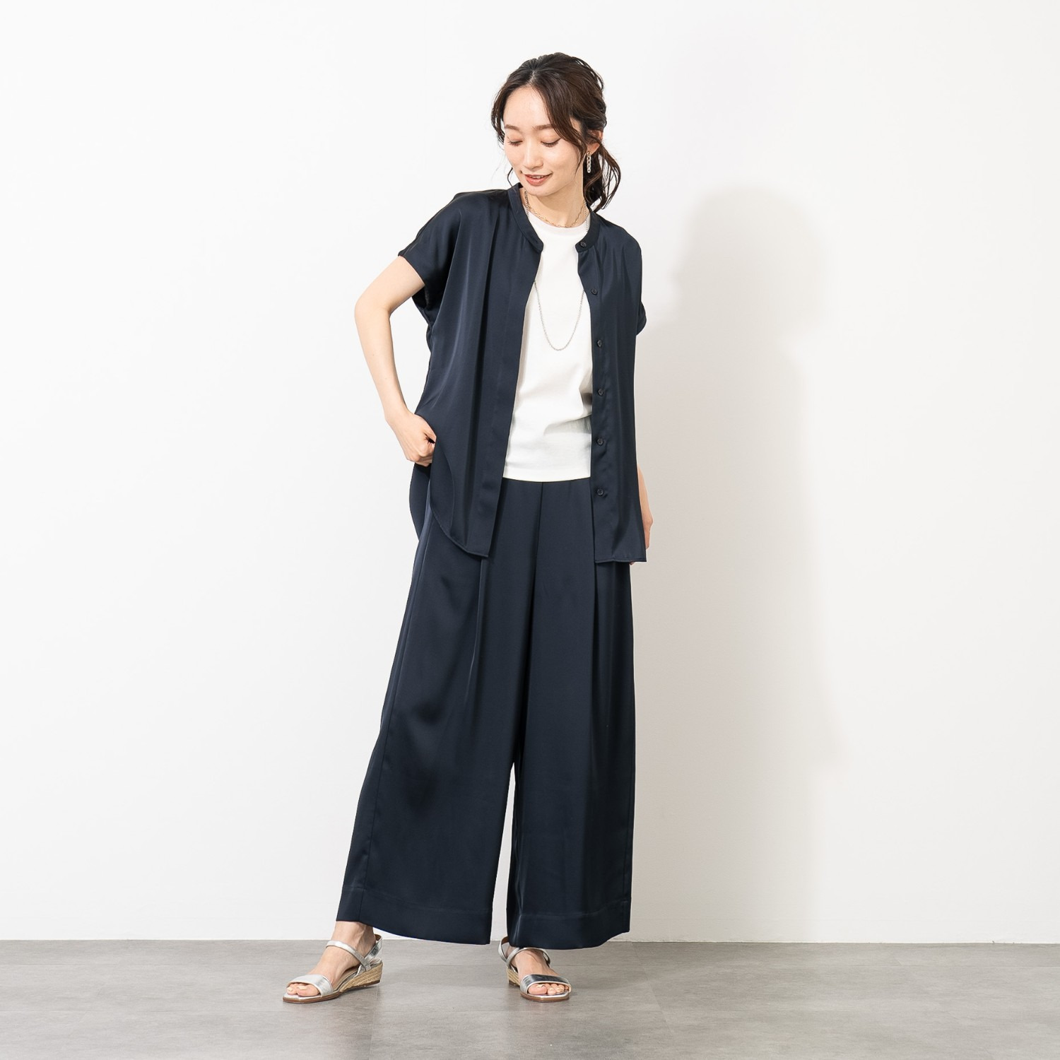 元町ゼラール ドレープ感が美しい！ とろみサテン ドルマンシャツ