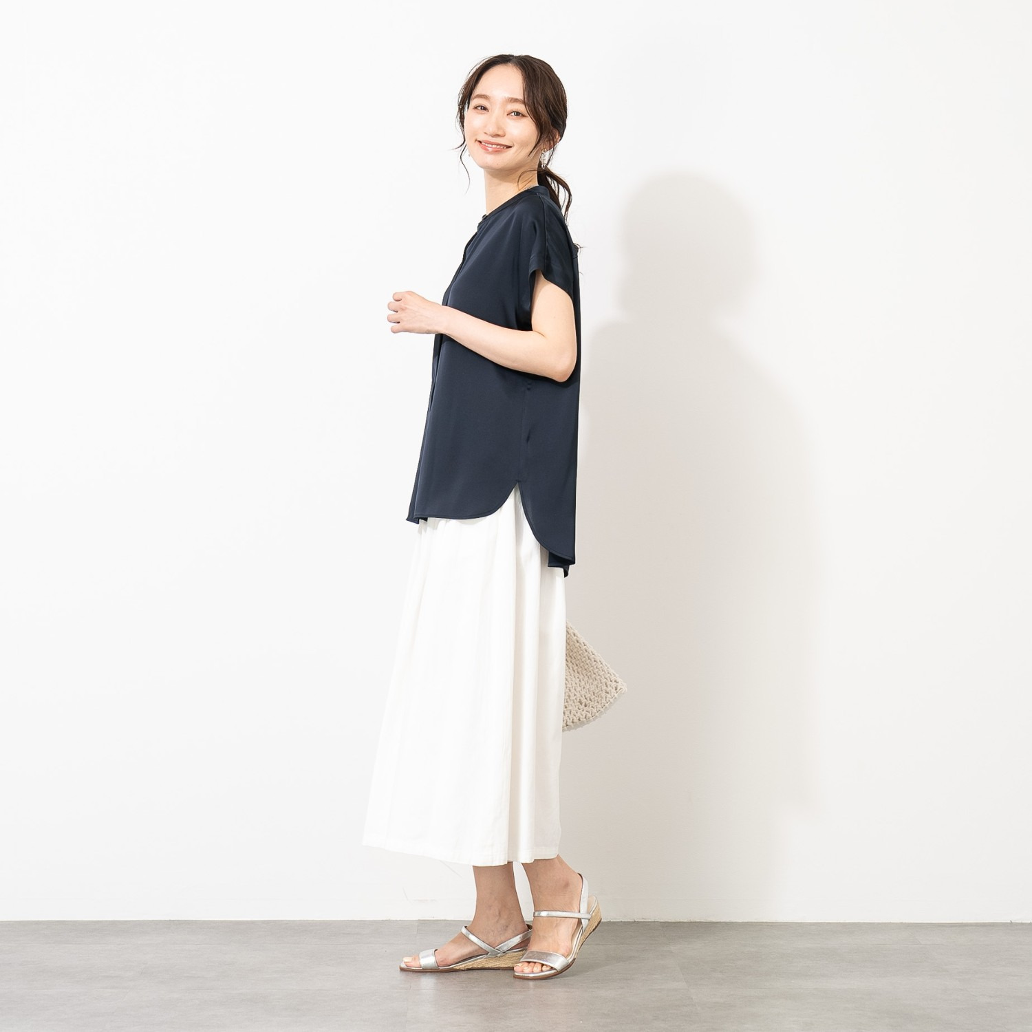 元町ゼラール ドレープ感が美しい！ とろみサテン ドルマンシャツ