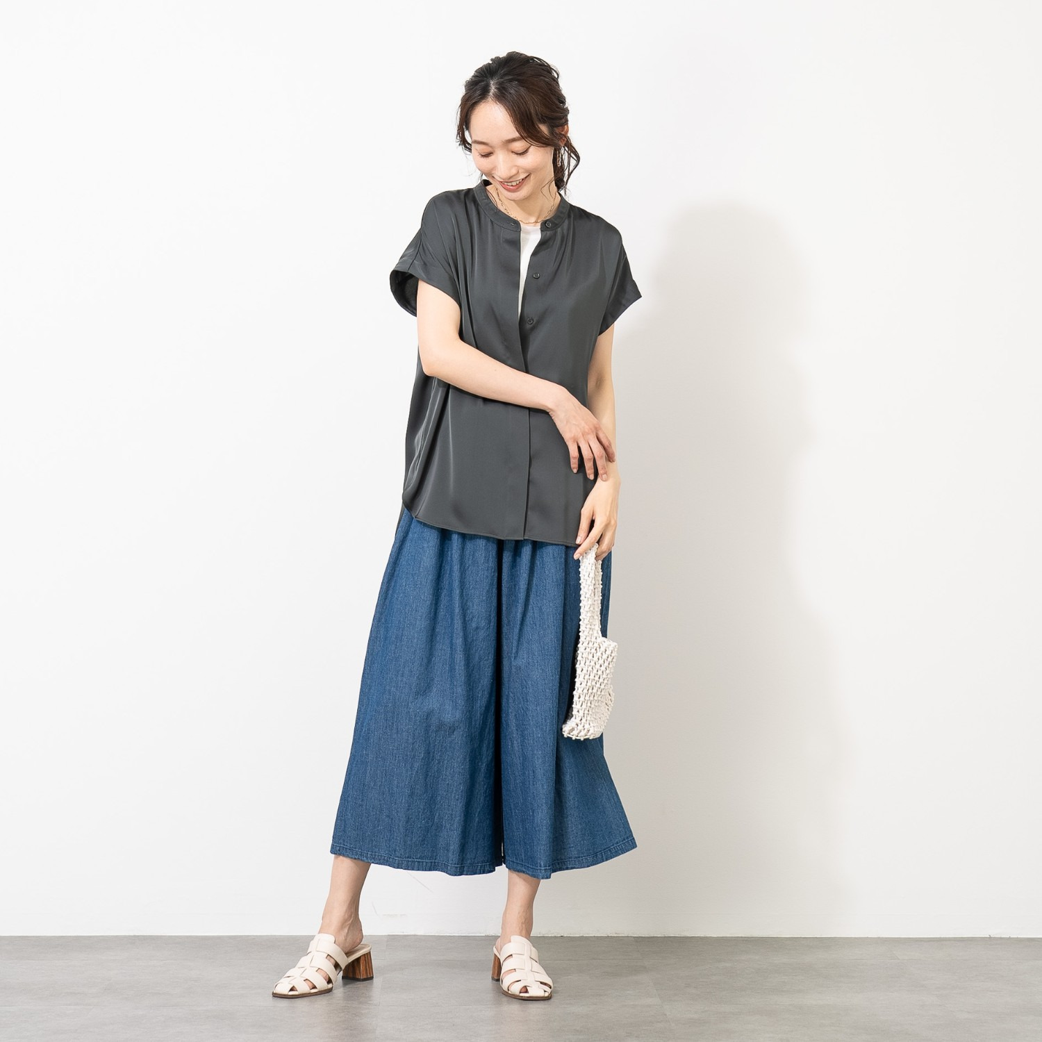 元町ゼラール ドレープ感が美しい！ とろみサテン ドルマンシャツ