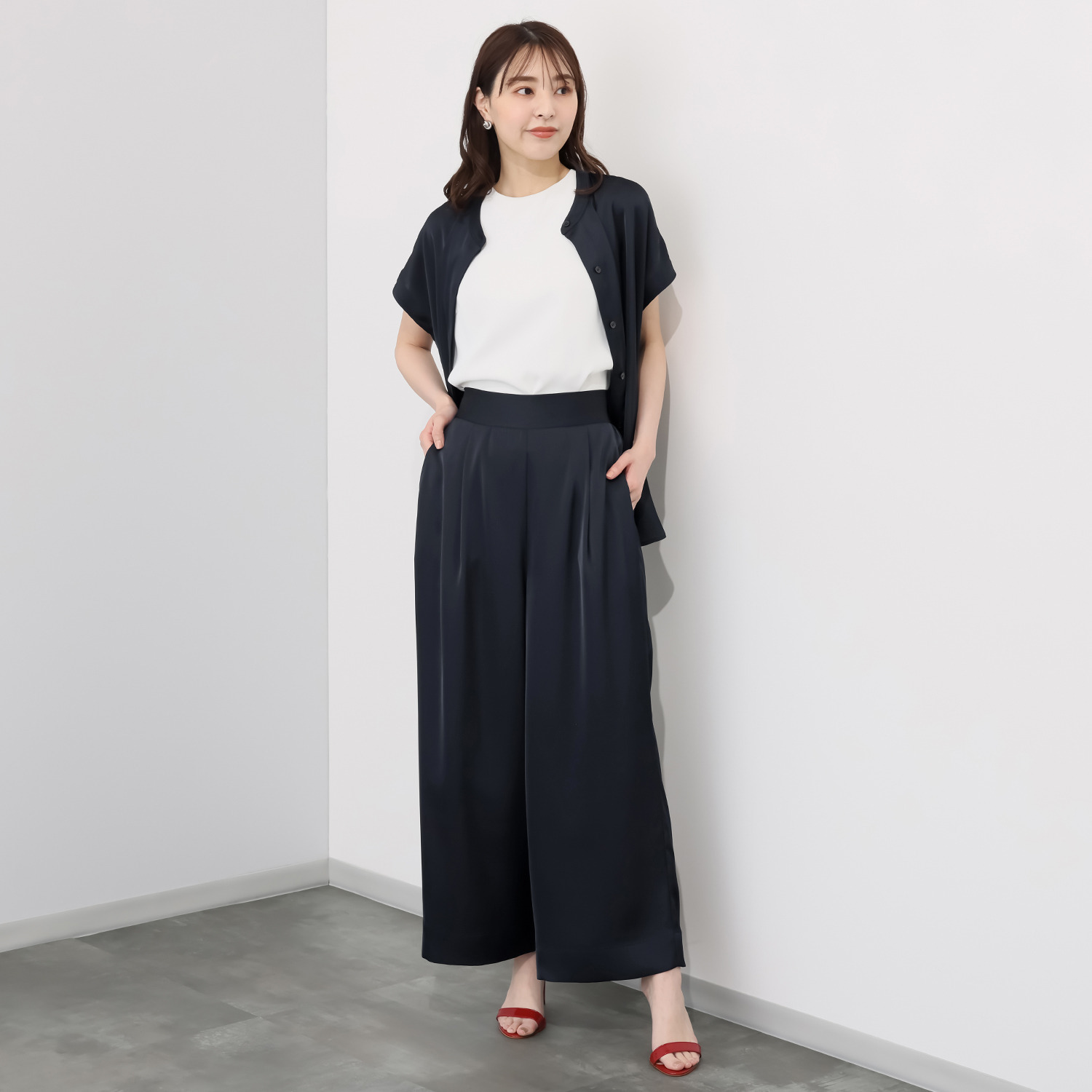 元町ゼラール ドレープ感が美しい！ とろみサテン ギャザーワイドパンツ