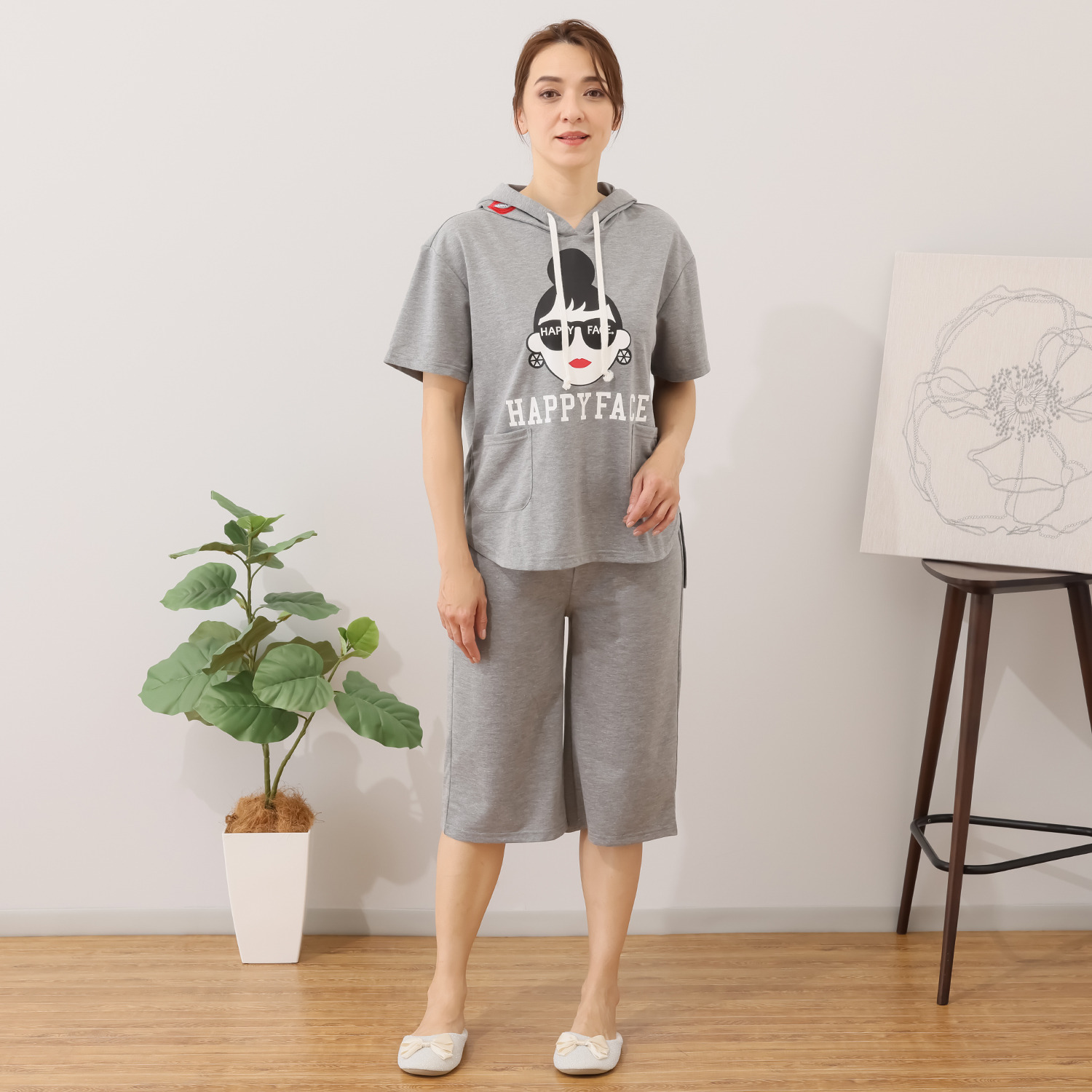ハッピーフェイス エマちゃんがポイント！ ゆったり フードパジャマ上下セット