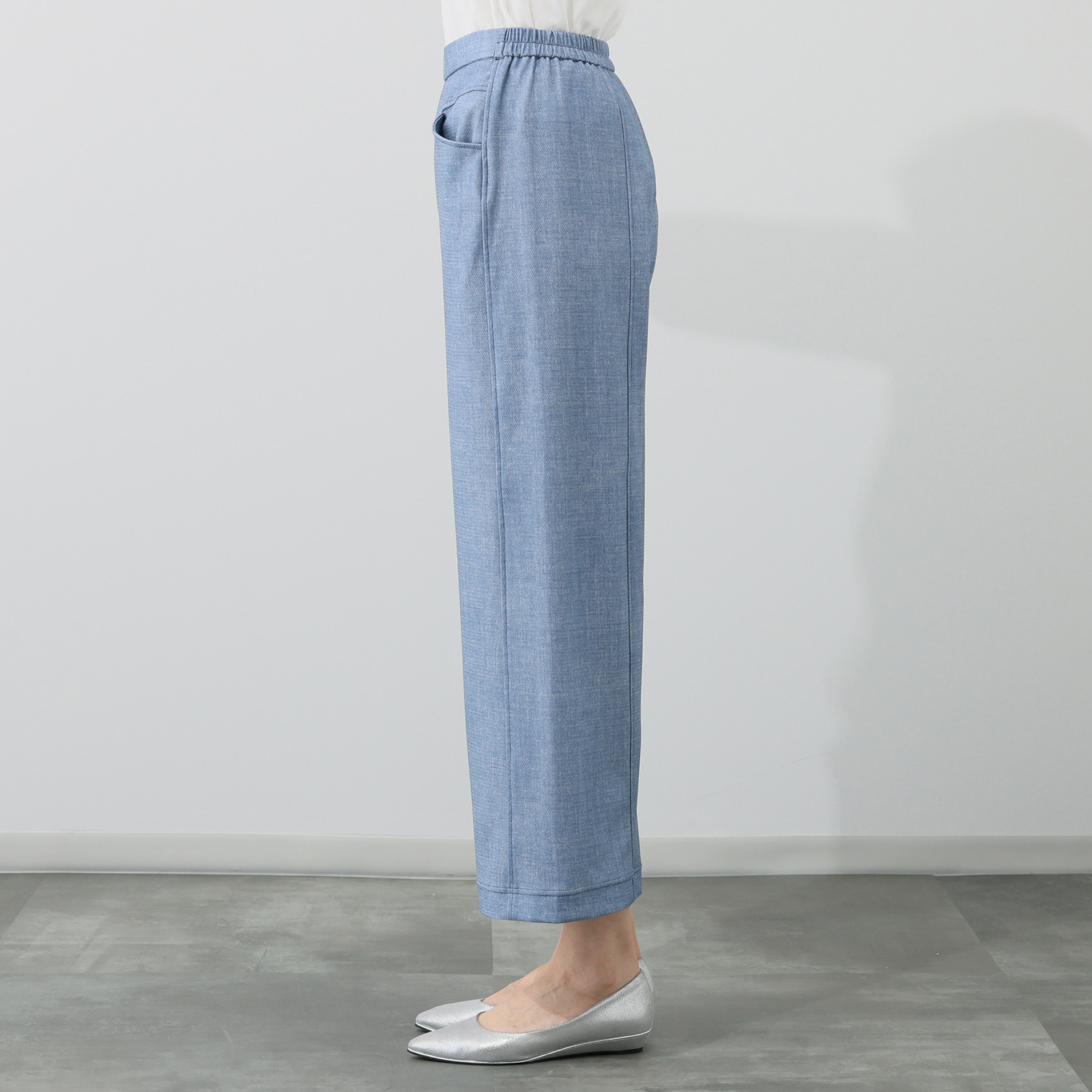 ラ・シュシュ ＵＶカット・吸水速乾 どの方向から見ても 美脚見えの そよ風３Ｄ セミワイドパンツ