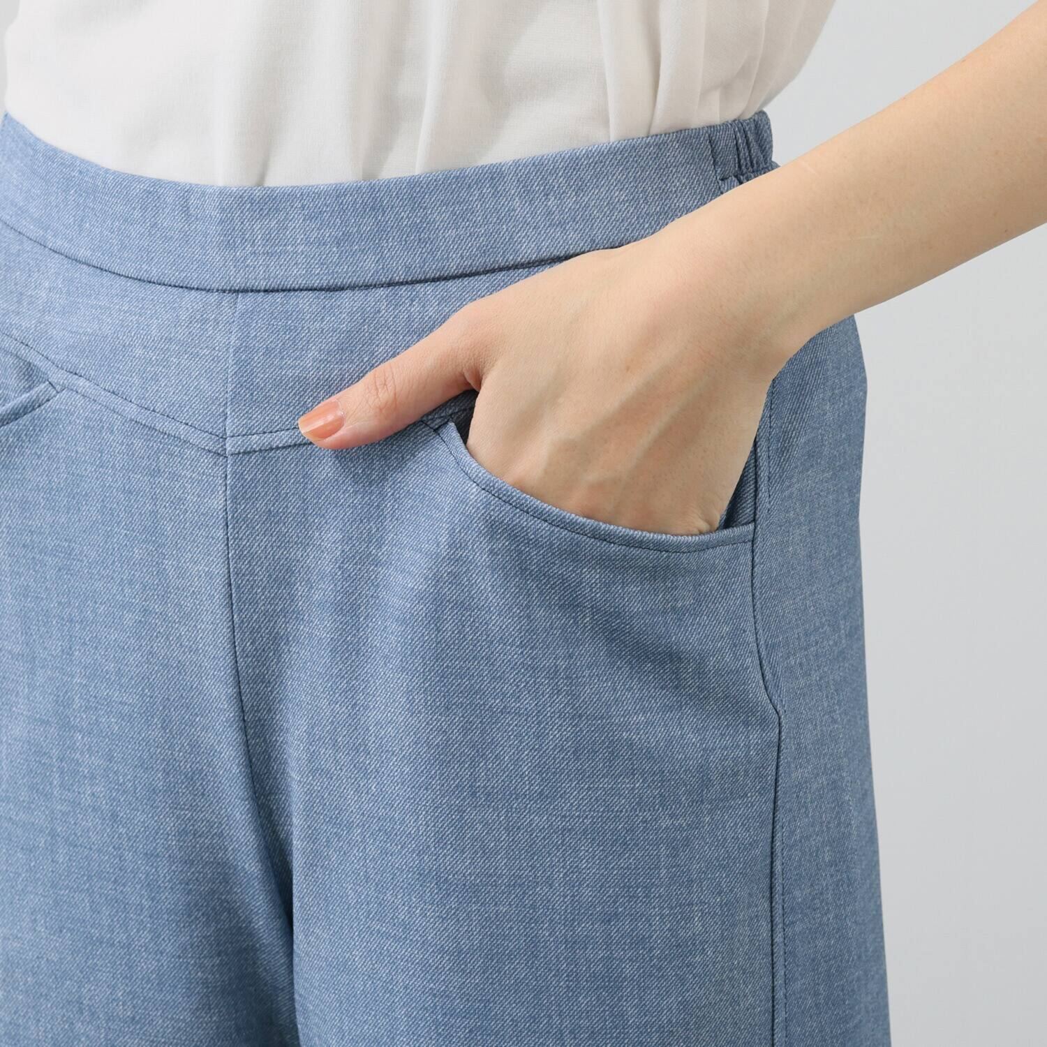 ラ・シュシュ ＵＶカット・吸水速乾 どの方向から見ても 美脚見えの そよ風３Ｄ セミワイドパンツ