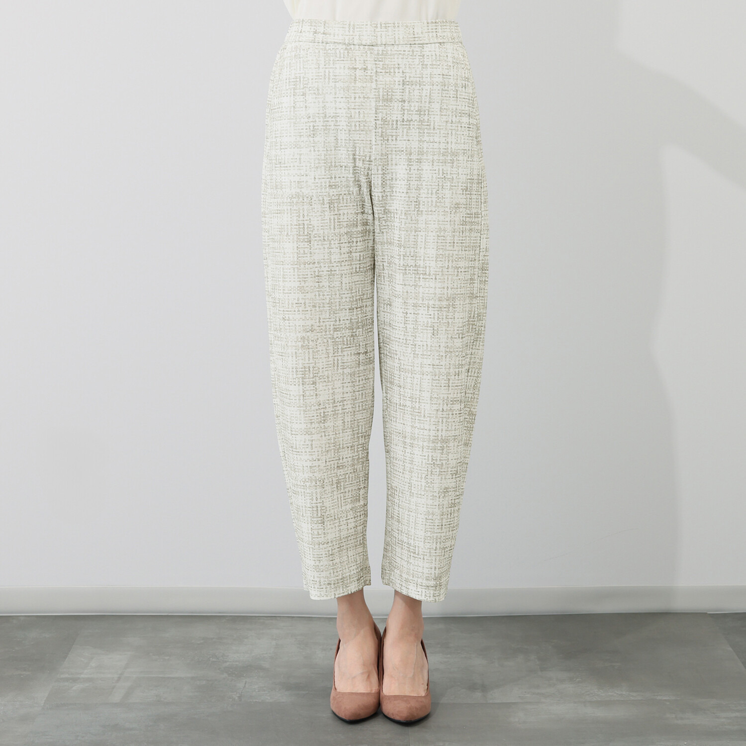 ラ・シュシュ ＵＶカット・吸水速乾 脚のラインを きれいに見せてくれる そよ風３Ｄ カーヴィーパンツ