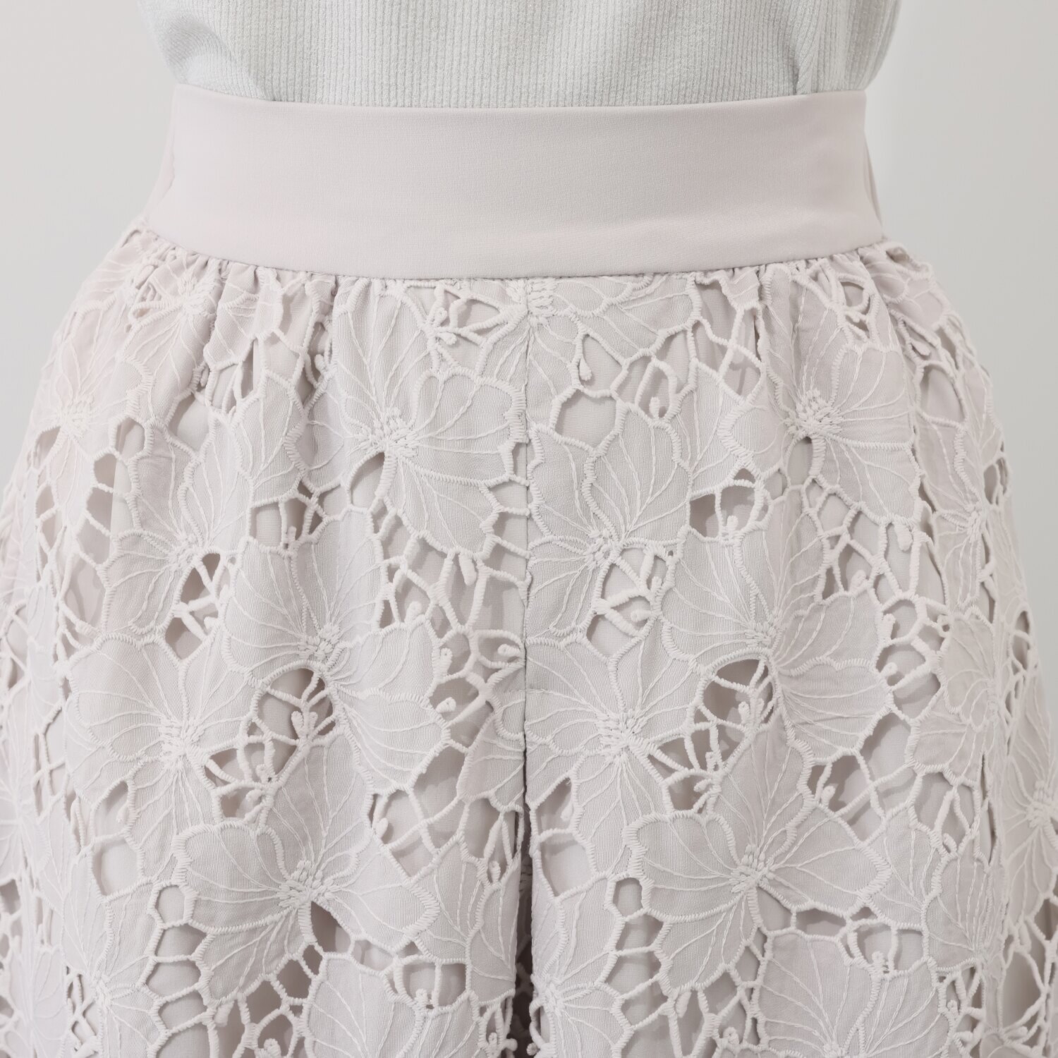 タマミ　ワタナベ レーススカート “アイビーフラワー”