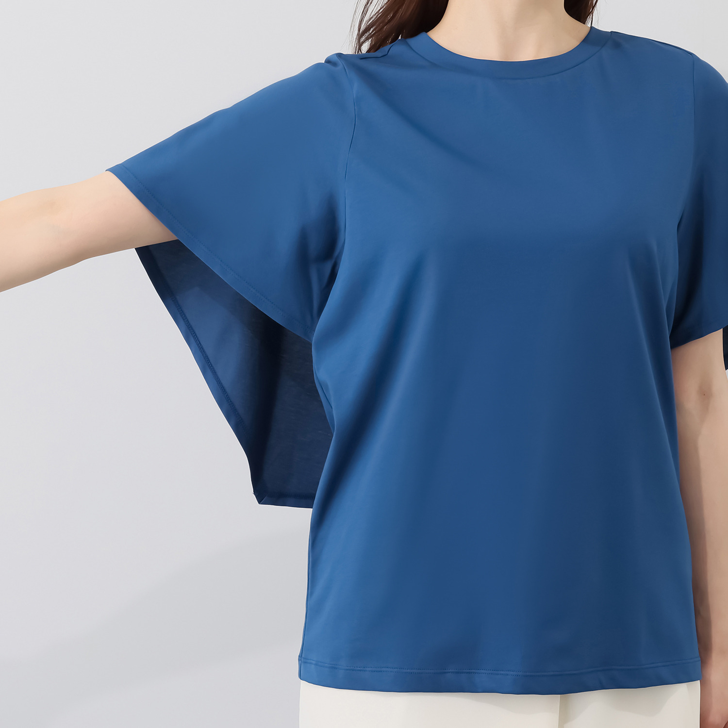 タマミ　ワタナベ ジャージーマントＴシャツ “ポウズ　ドゥ パピヨン”