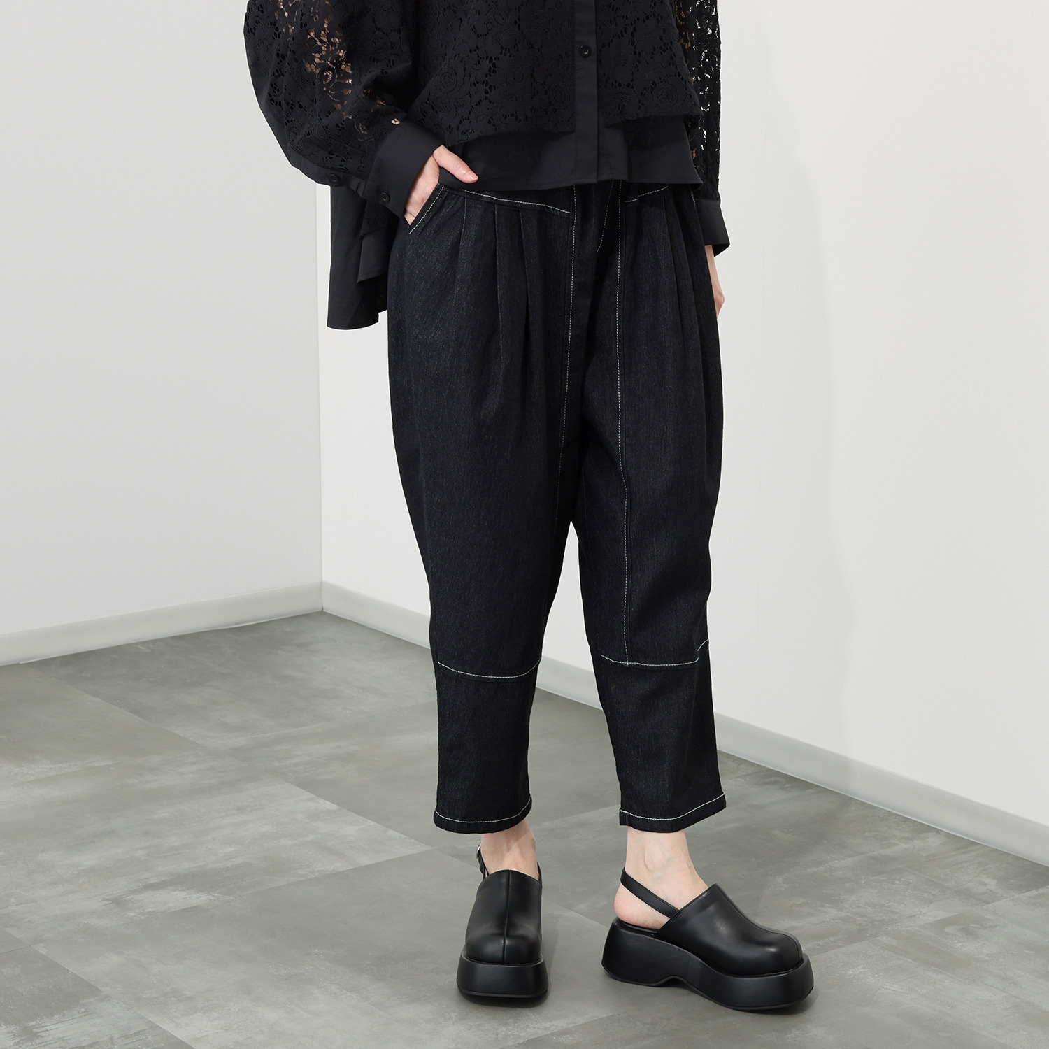 ベルデニム ウォッシュ加工入り ストレッチデニム使用 テーパードシルエット デザインパンツ