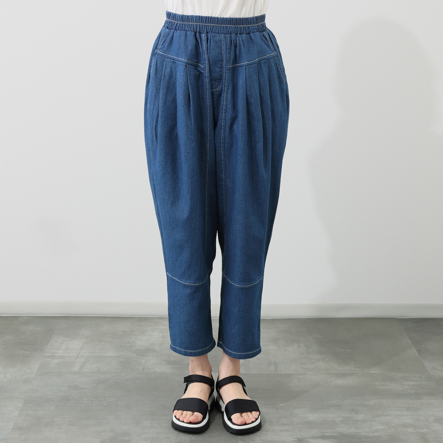 ベルデニム ウォッシュ加工入り ストレッチデニム使用 テーパードシルエット デザインパンツ