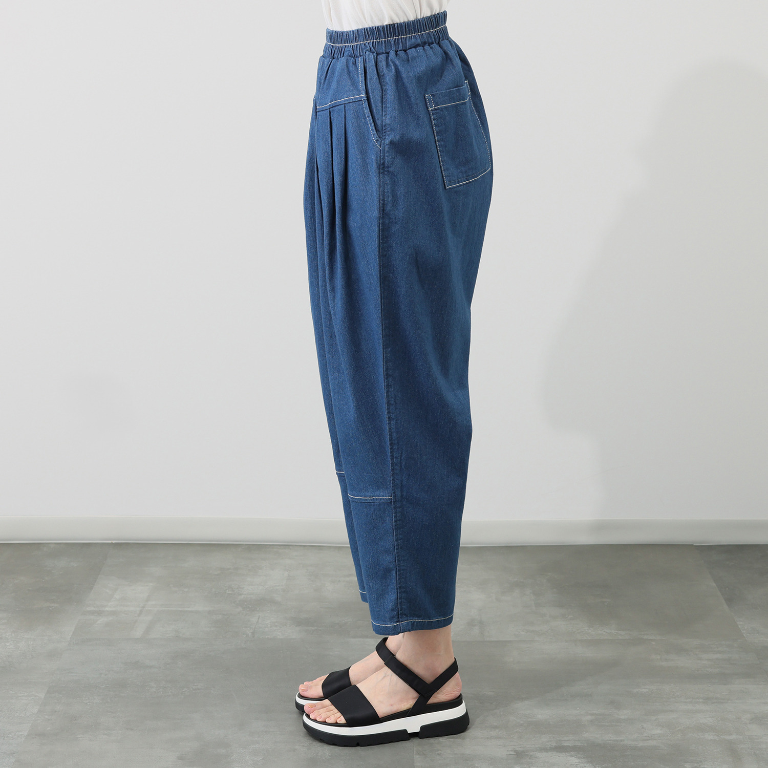 ベルデニム ウォッシュ加工入り ストレッチデニム使用 テーパードシルエット デザインパンツ