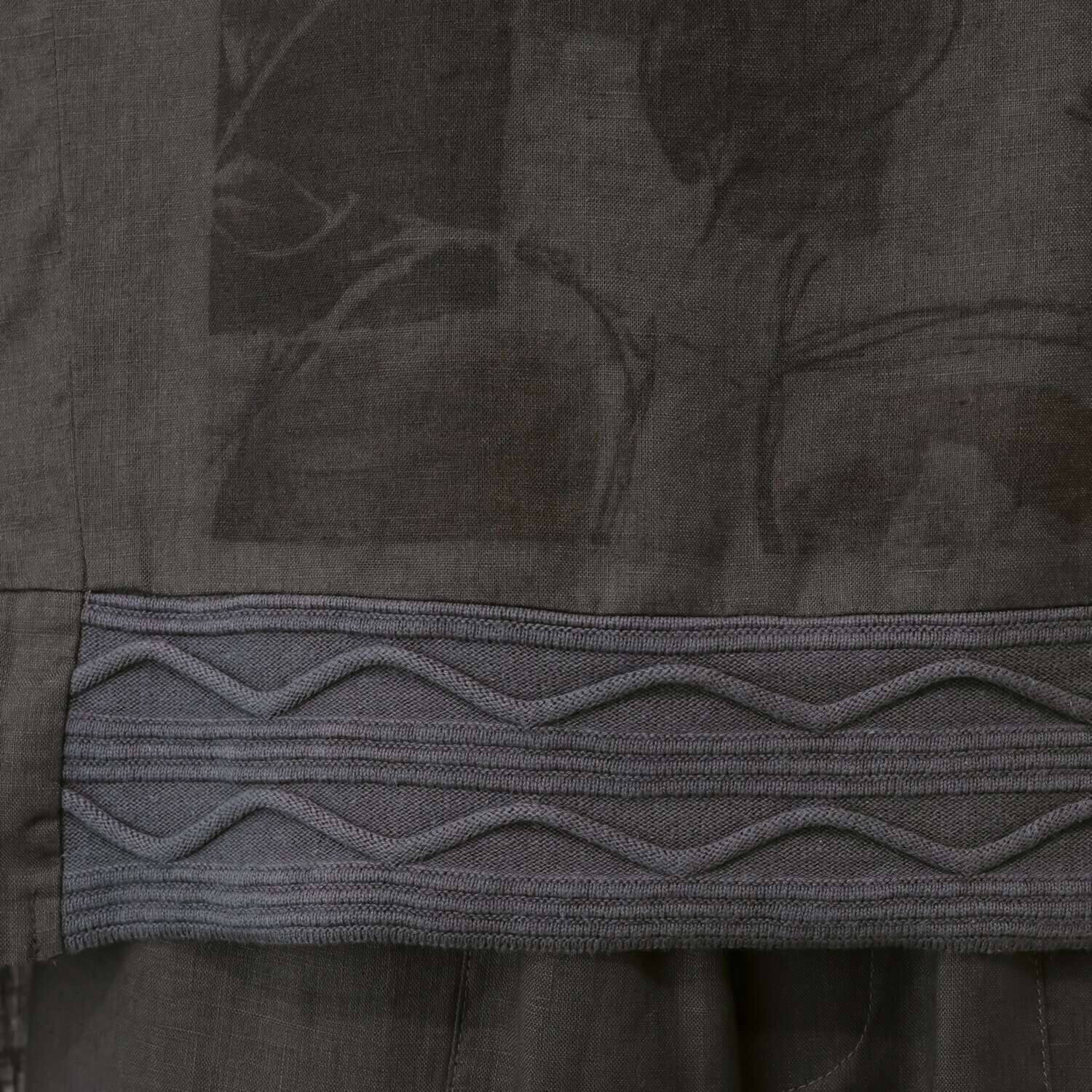 ヨシヨシ バイ　ピージェイ ウォッシャブル麻素材 ニットパーツドッキング プリント加工入り リラックスシルエット デザインプルオーバー