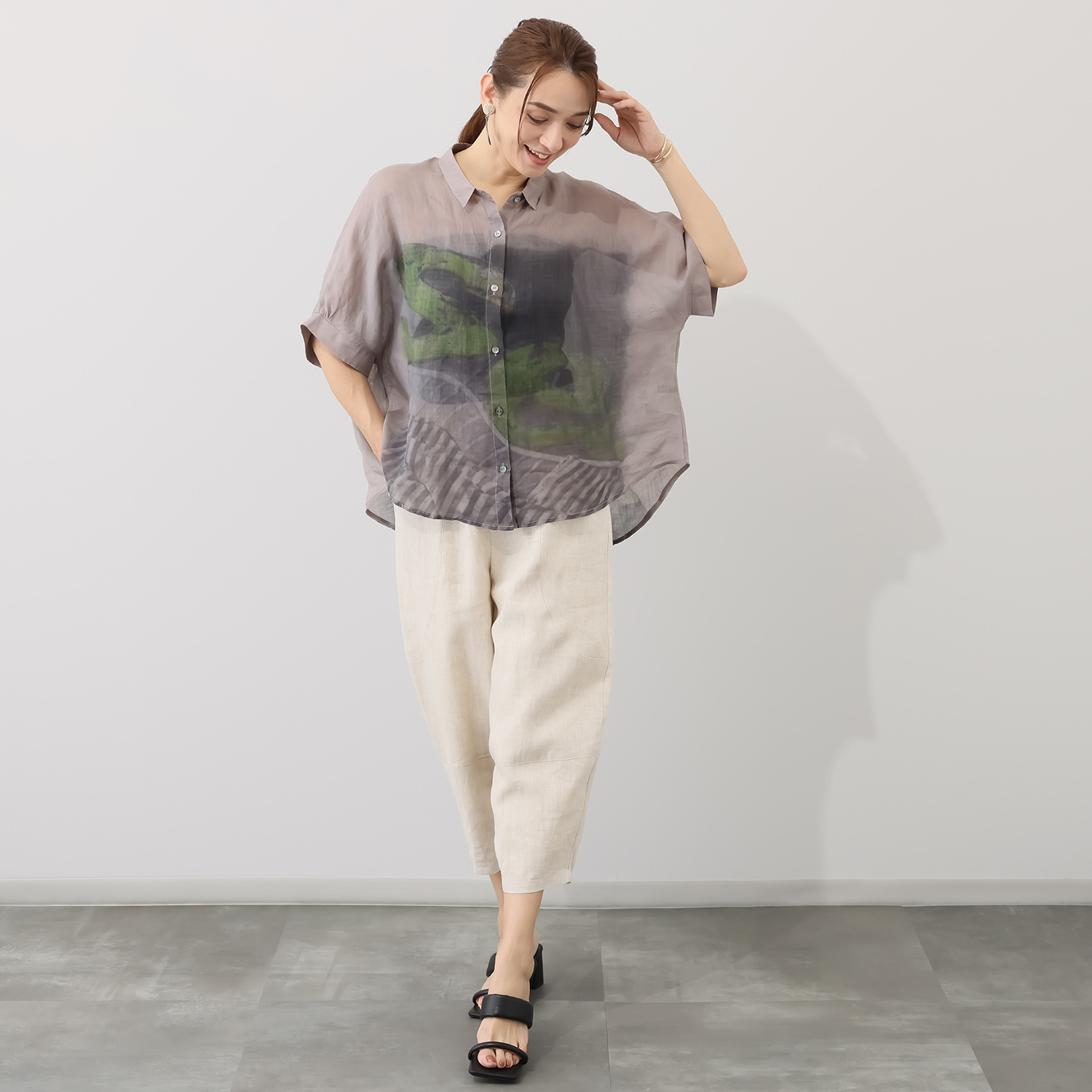 ヨシヨシ バイ　ピージェイ ウォッシャブル麻素材 プリント加工入り リラックスシルエット デザインシャツ